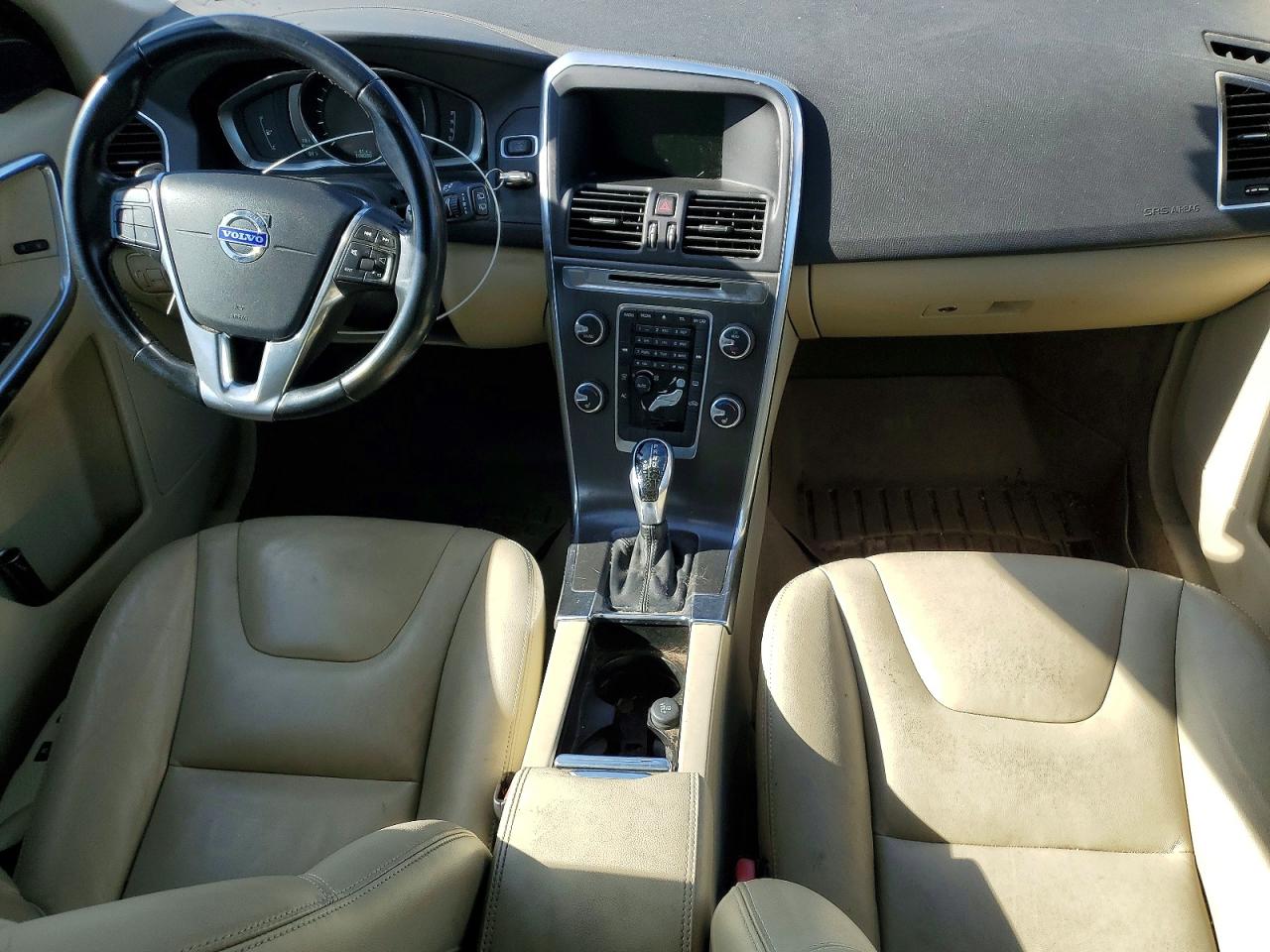 2015 Volvo Xc60 T6 Premier Maroon vin: YV4902RB4F2585506