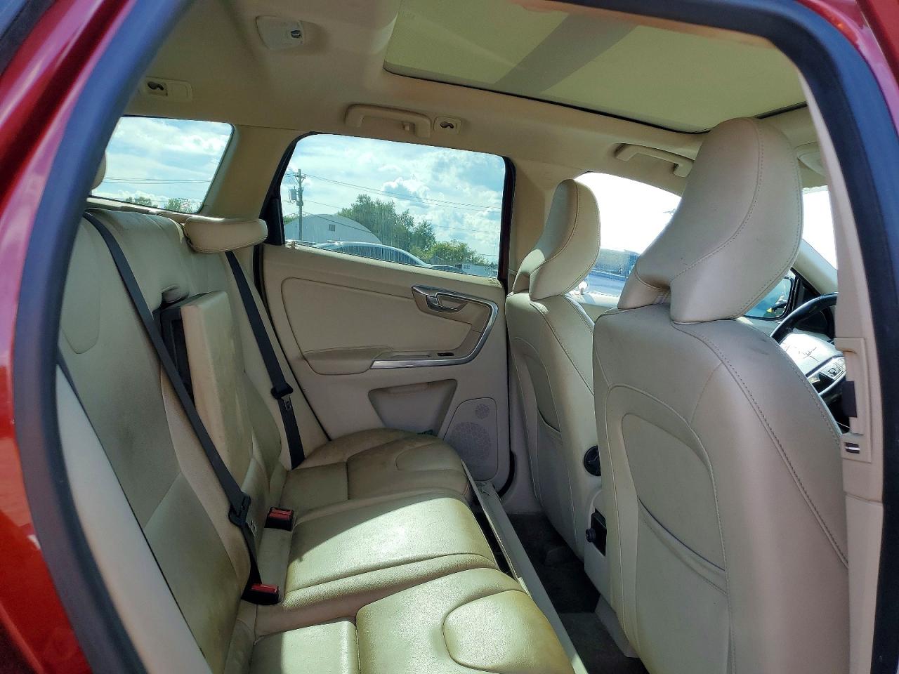 2015 Volvo Xc60 T6 Premier Maroon vin: YV4902RB4F2585506