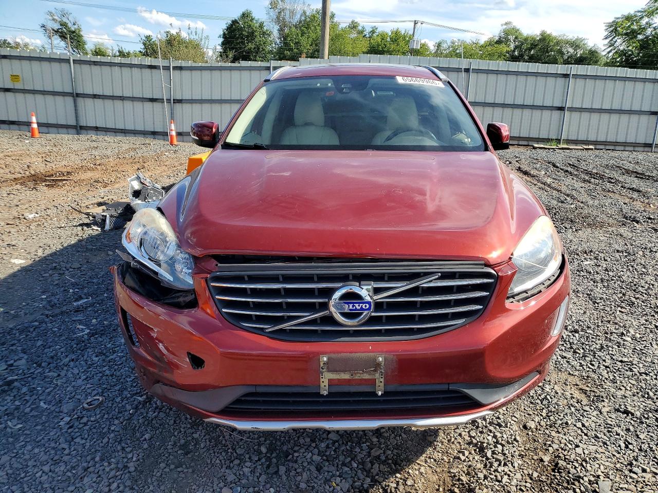 2015 Volvo Xc60 T6 Premier Maroon vin: YV4902RB4F2585506