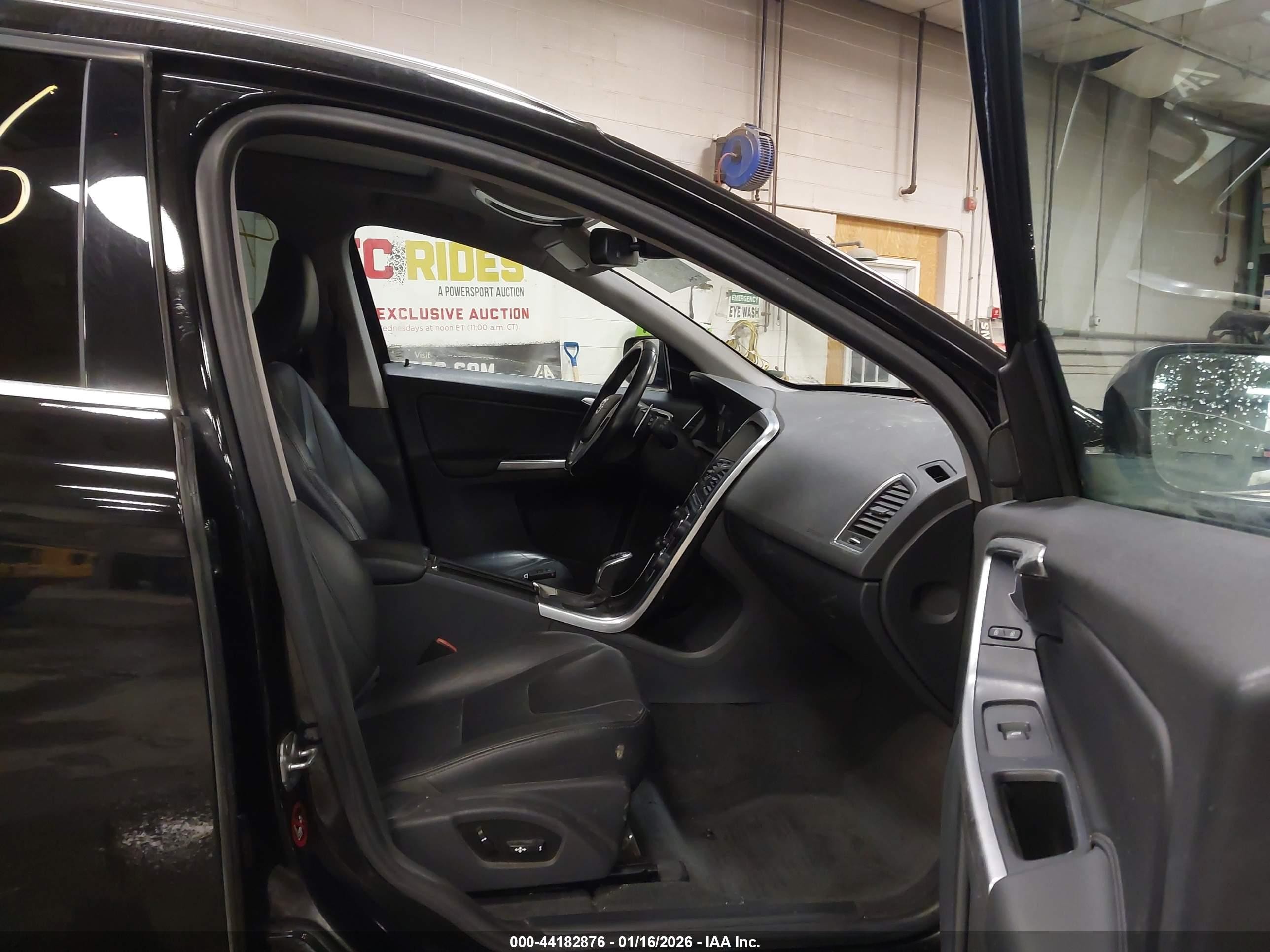 2015 Volvo Xc60 T6 Premier Plus Black vin: YV4902RC6F2565914