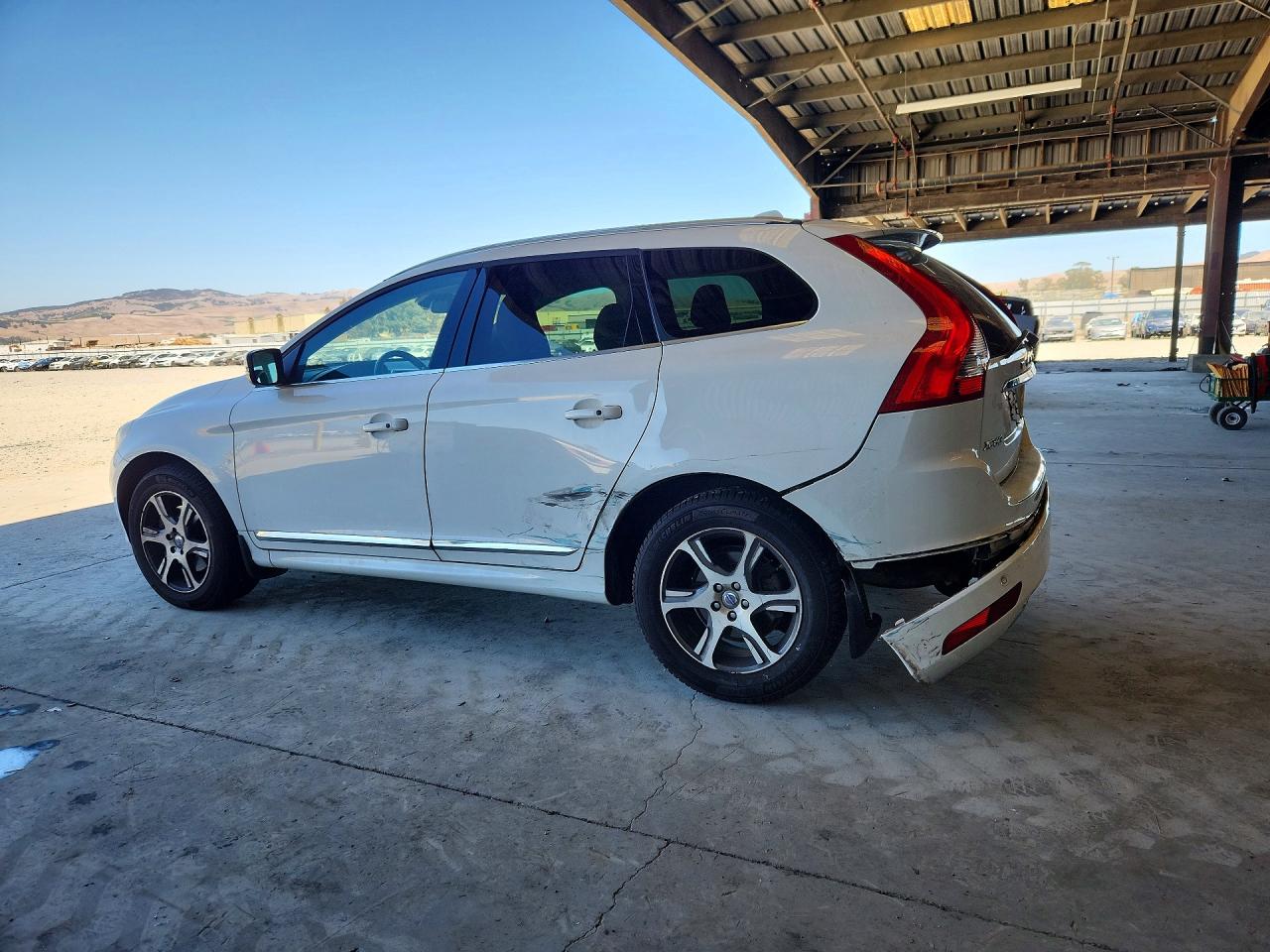 2015 Volvo Xc60 T6 Premier+ White vin: YV4902RC6F2589307