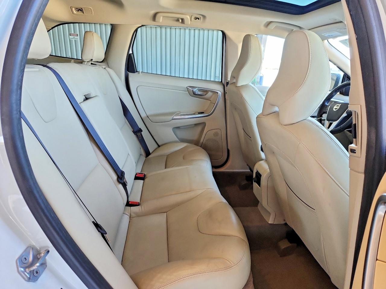 2015 Volvo Xc60 T6 Premier+ White vin: YV4902RC6F2589307