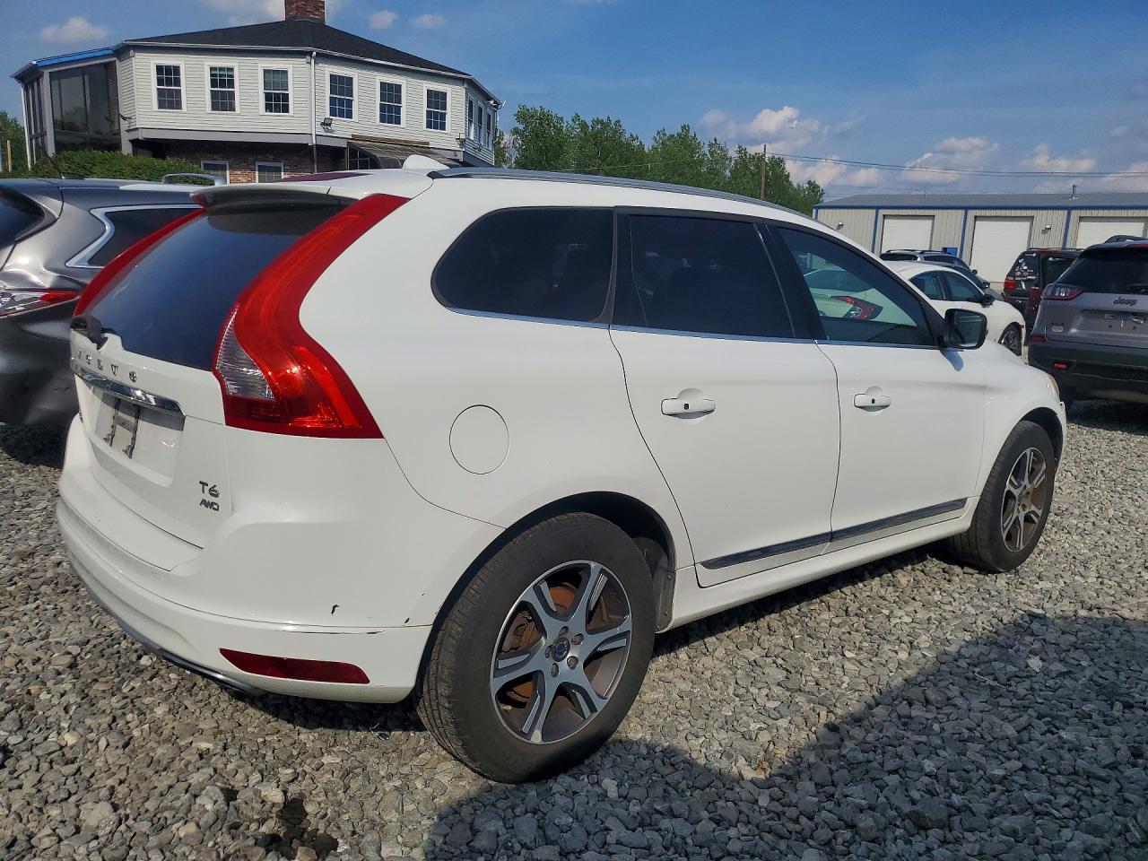 2015 Volvo Xc60 T6 Premier+ White vin: YV4902RC8F2571598