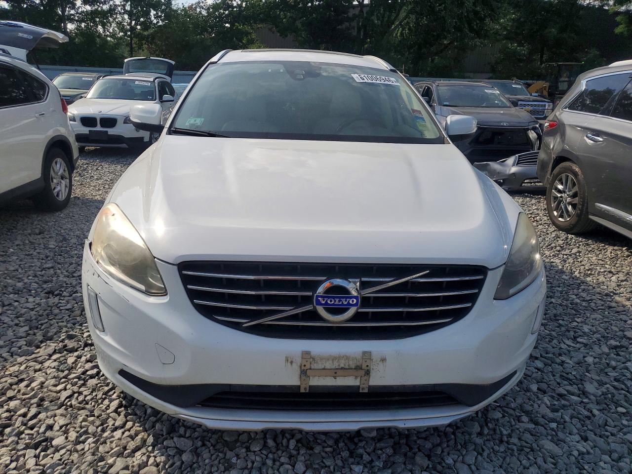 2015 Volvo Xc60 T6 Premier+ White vin: YV4902RC8F2571598