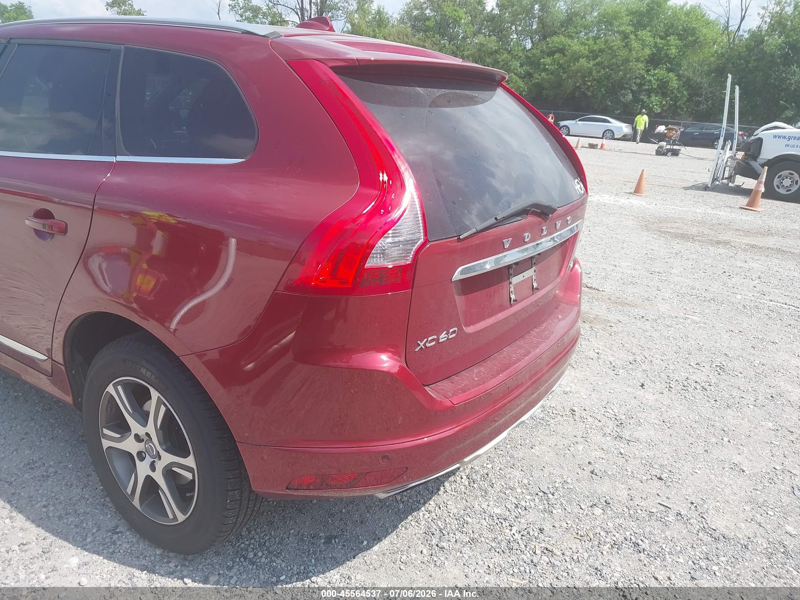 2015 Volvo Xc60 T6 Premier Plus Red vin: YV4902RCXF2612118