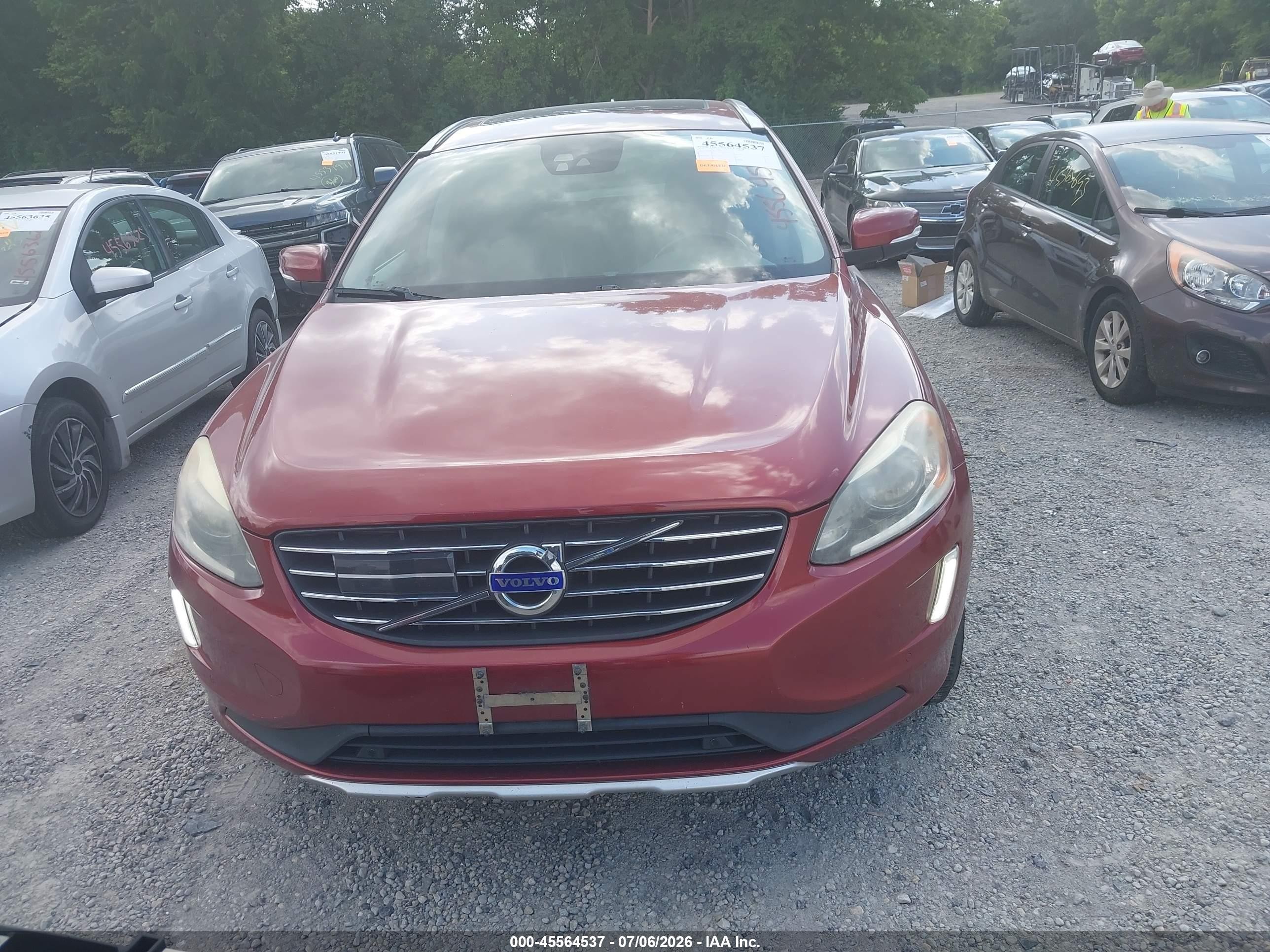 2015 Volvo Xc60 T6 Premier Plus Red vin: YV4902RCXF2612118