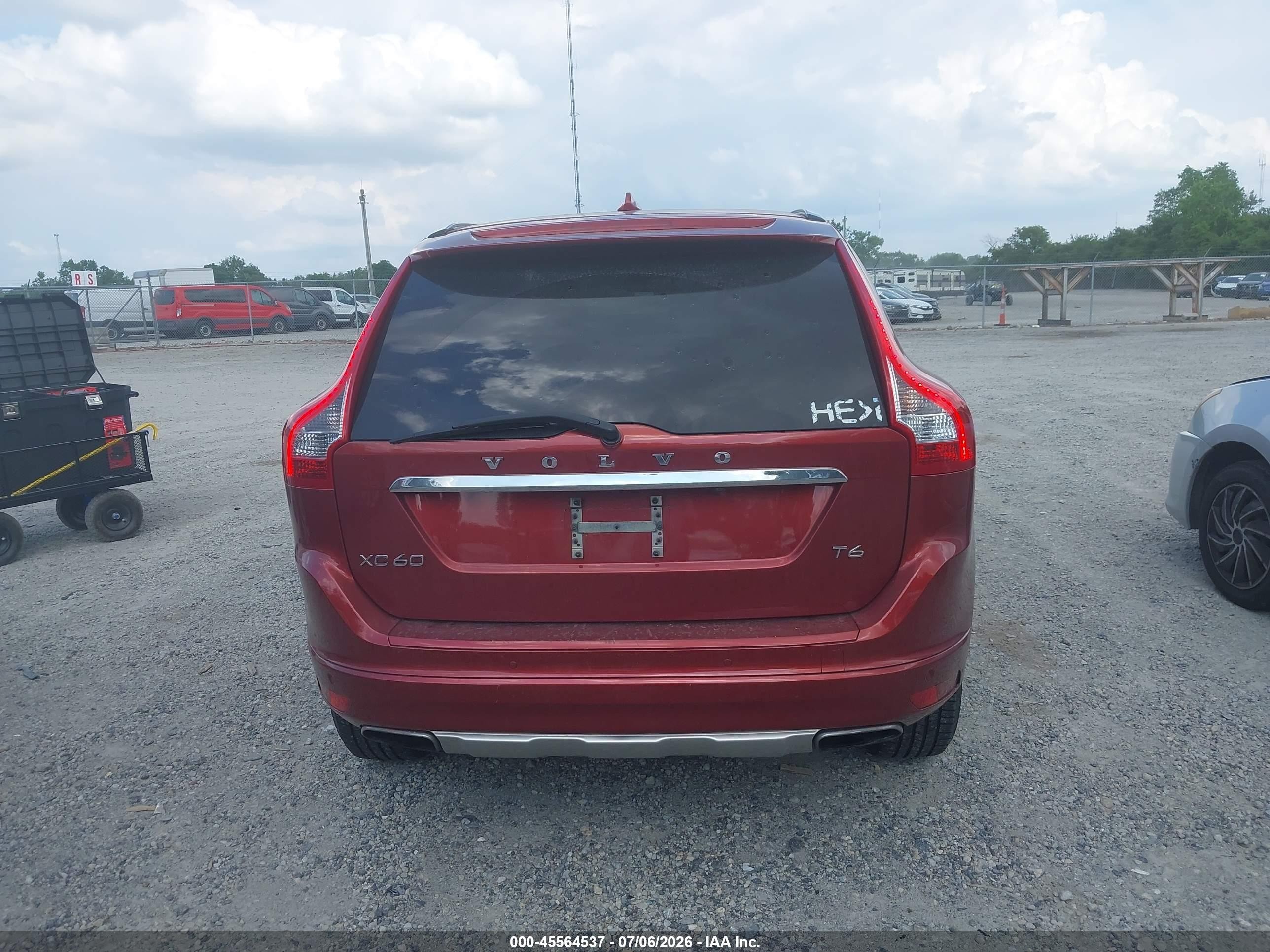 2015 Volvo Xc60 T6 Premier Plus Red vin: YV4902RCXF2612118
