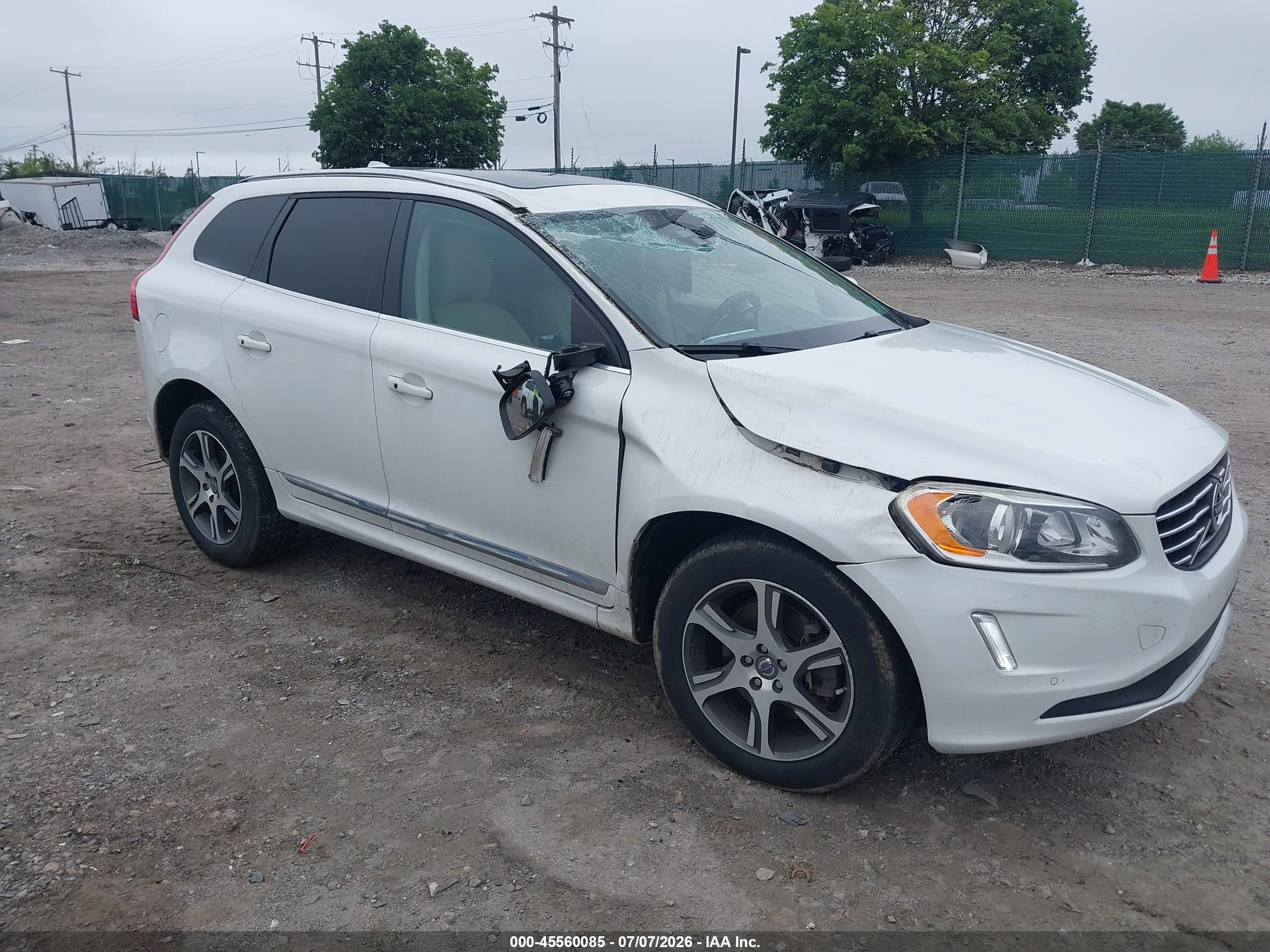 2015 Volvo Xc60 T6 Platinum White vin: YV4902RD0F2626375