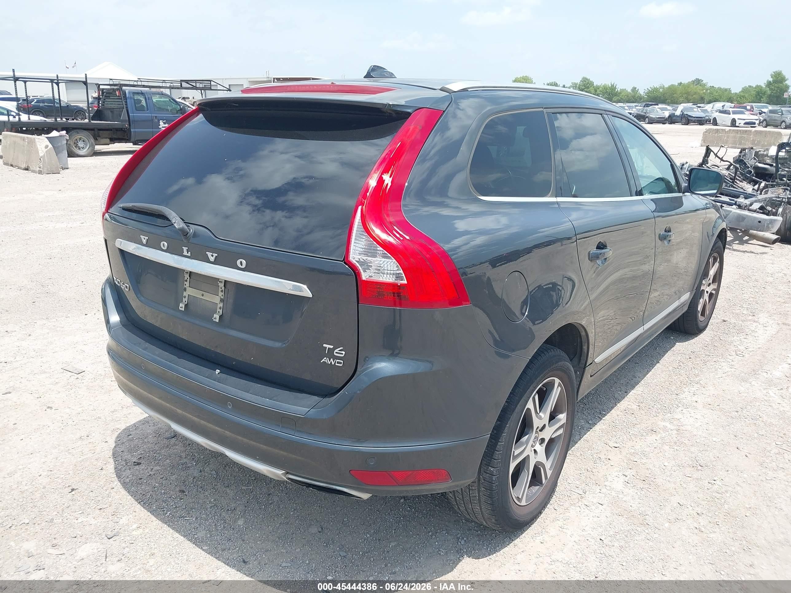 2015 Volvo Xc60 T6 Platinum Gray vin: YV4902RD3F2622594
