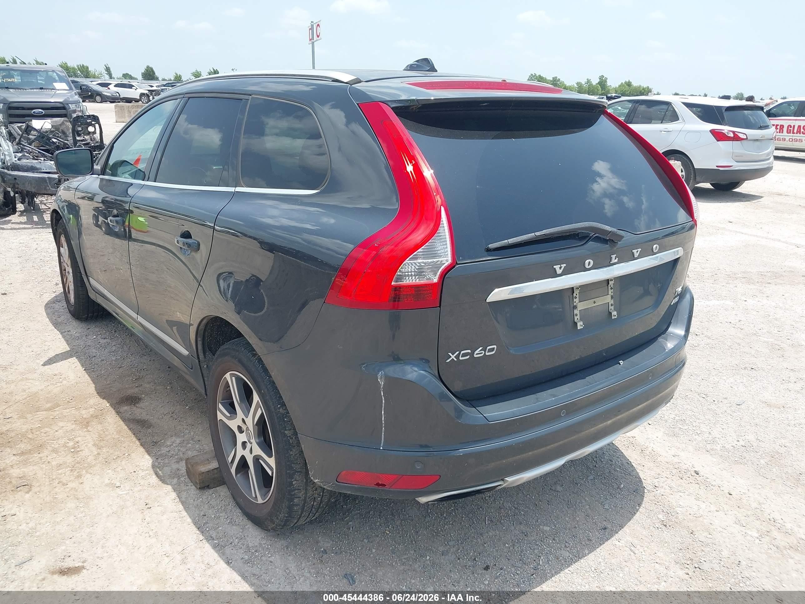 2015 Volvo Xc60 T6 Platinum Gray vin: YV4902RD3F2622594