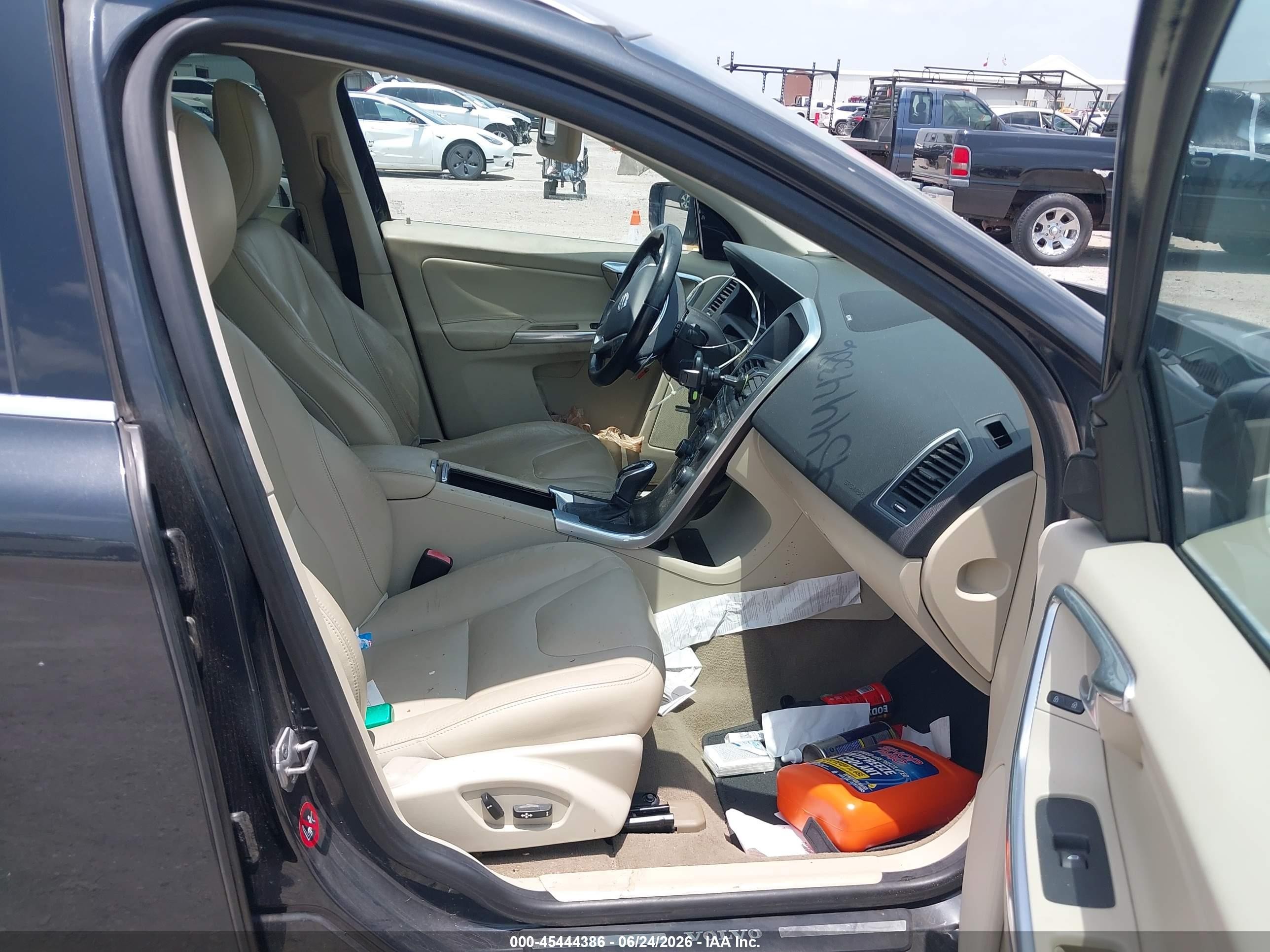 2015 Volvo Xc60 T6 Platinum Gray vin: YV4902RD3F2622594
