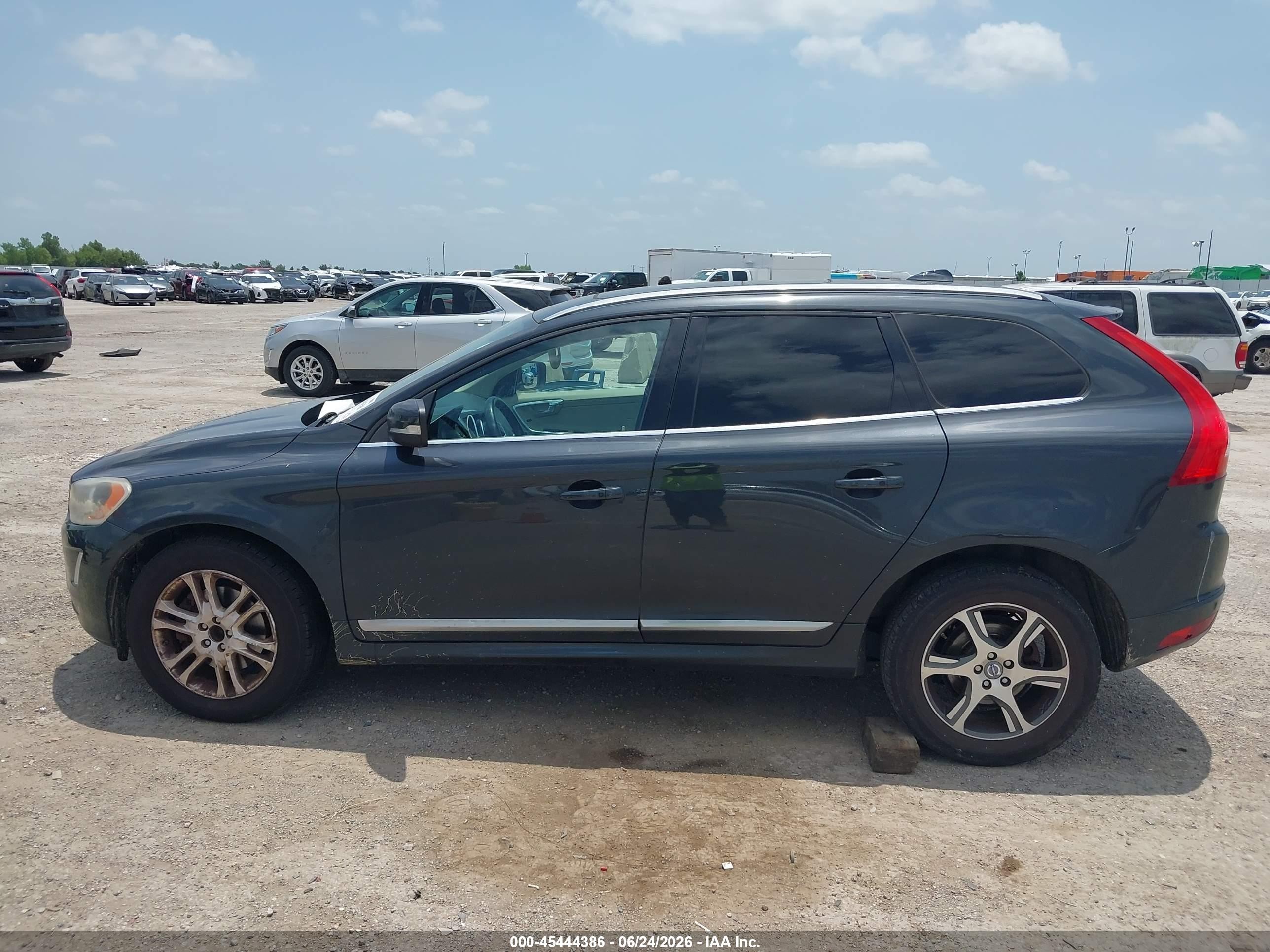 2015 Volvo Xc60 T6 Platinum Gray vin: YV4902RD3F2622594