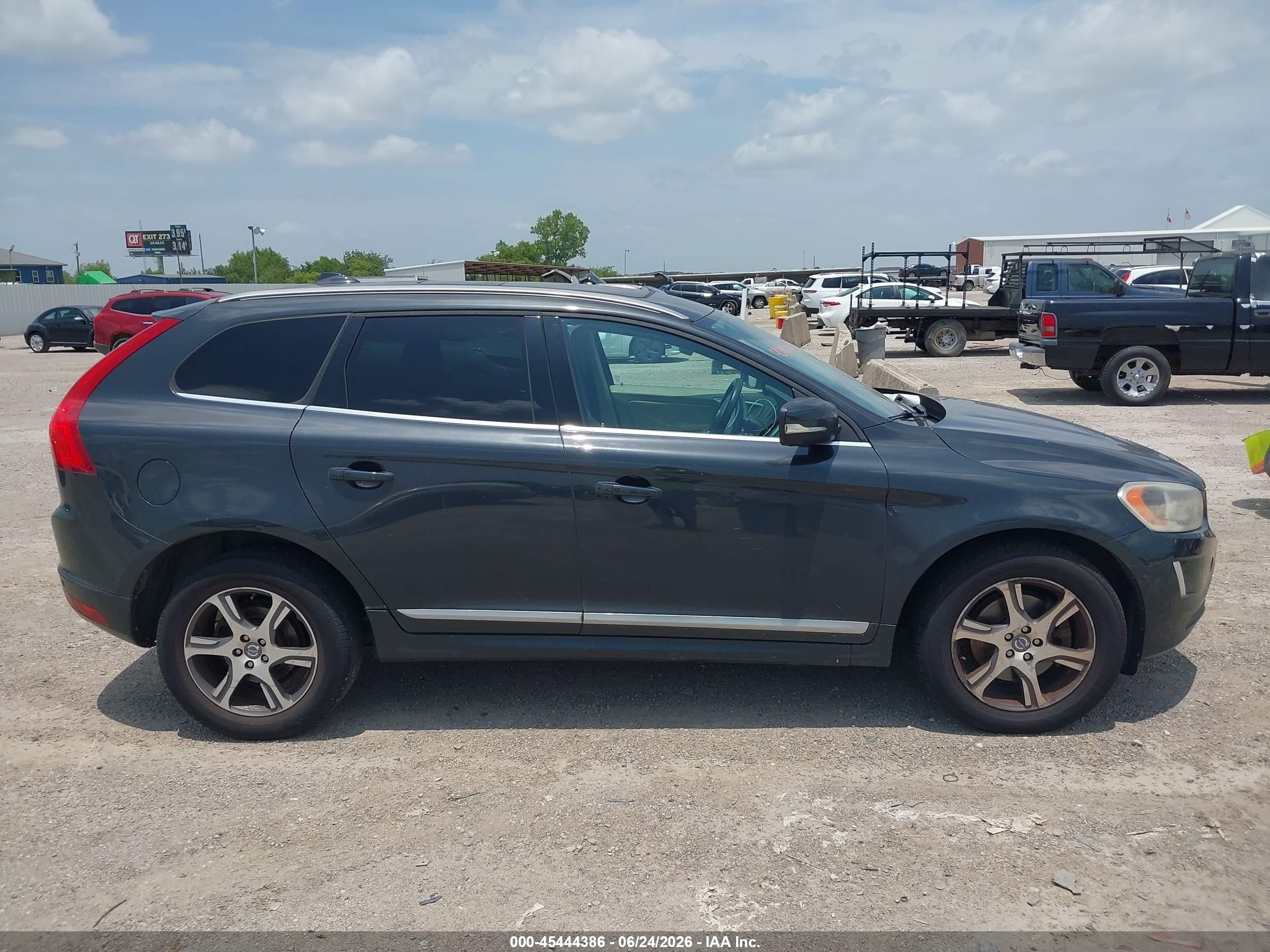 2015 Volvo Xc60 T6 Platinum Gray vin: YV4902RD3F2622594