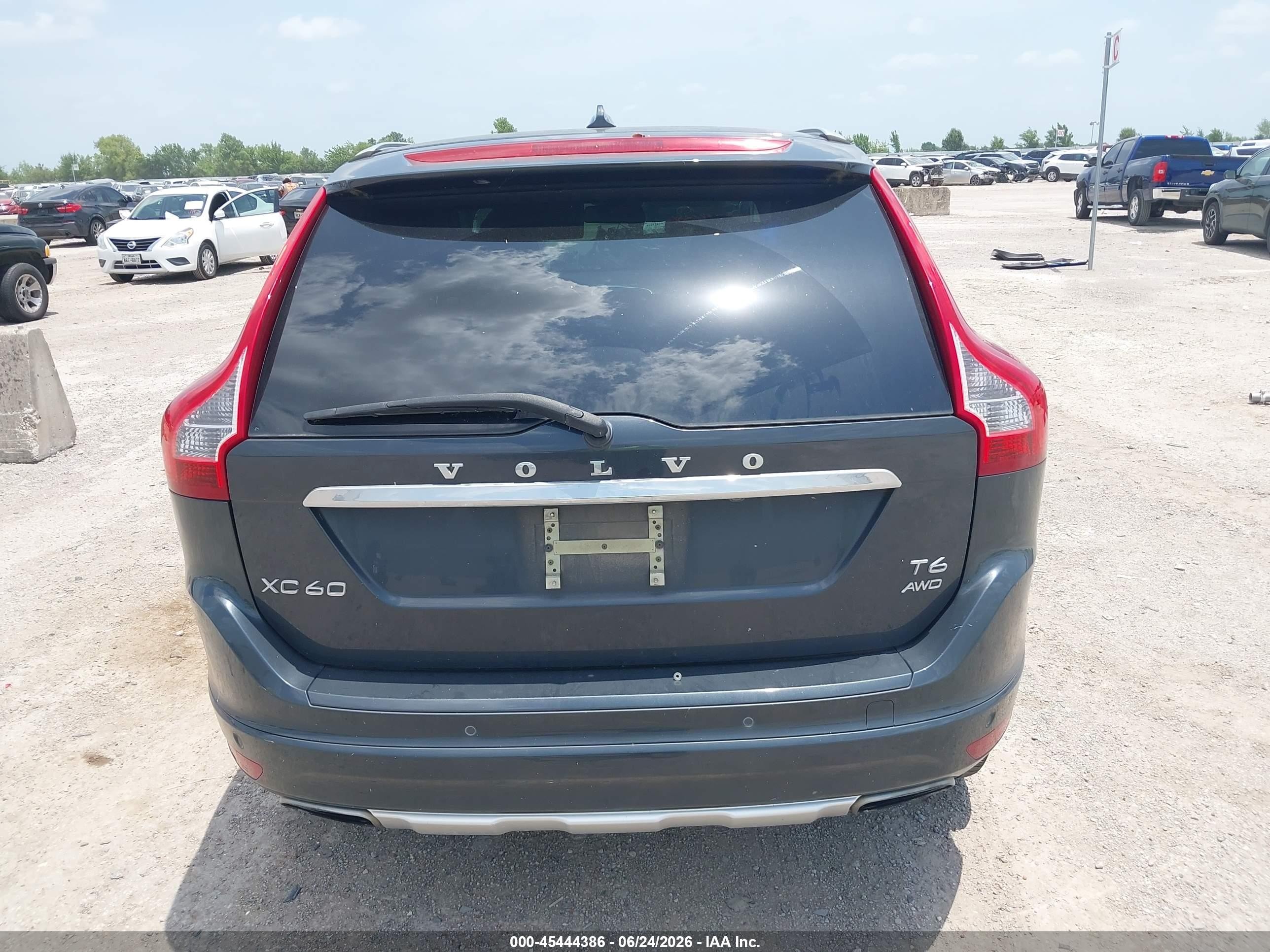 2015 Volvo Xc60 T6 Platinum Gray vin: YV4902RD3F2622594