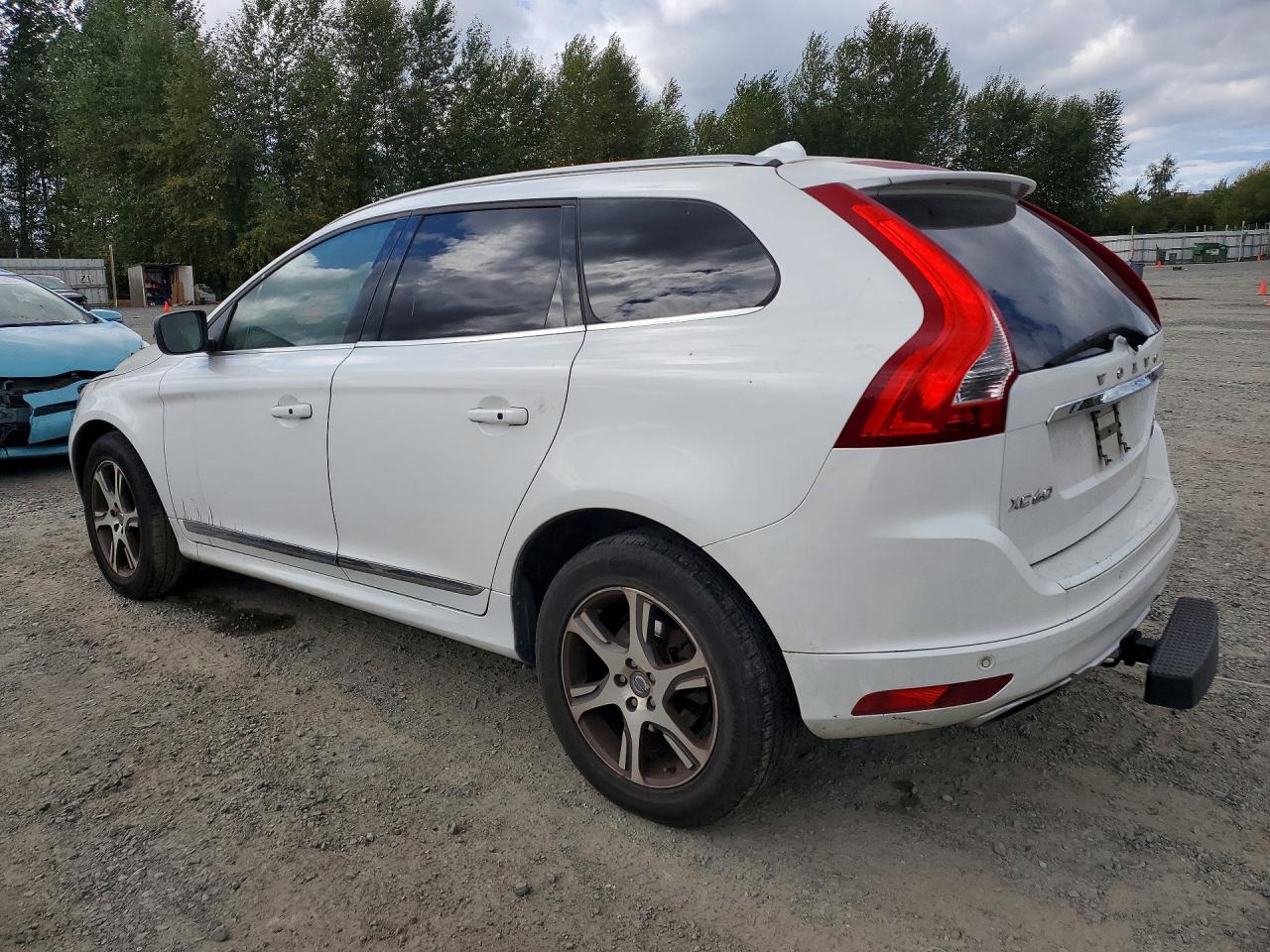 2015 Volvo Xc60 T6 Platinum White vin: YV4902RD6F2600749