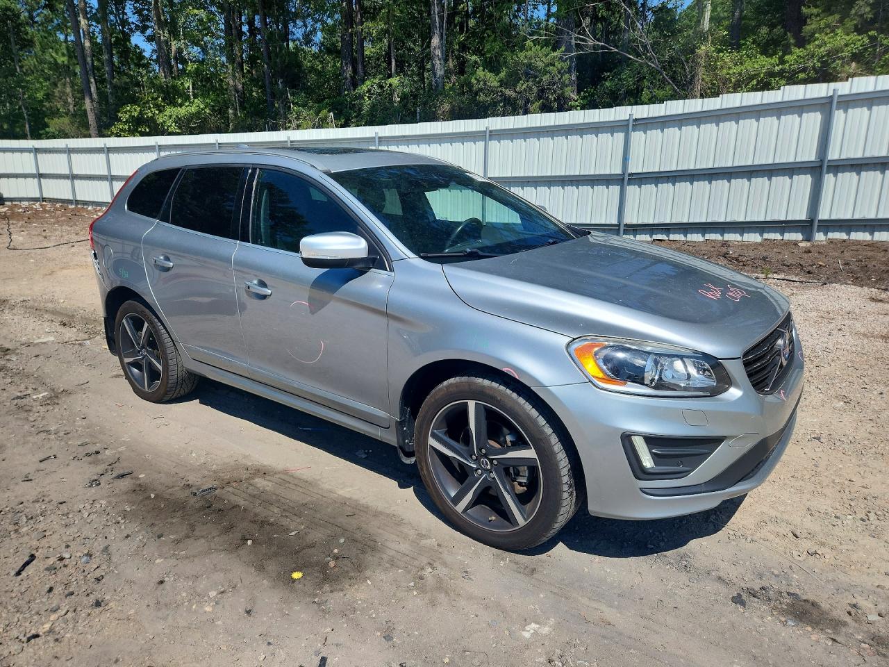 2015 Volvo Xc60 T6 R-design Premier Plus Серебряный vin: YV4902RG4F2595416