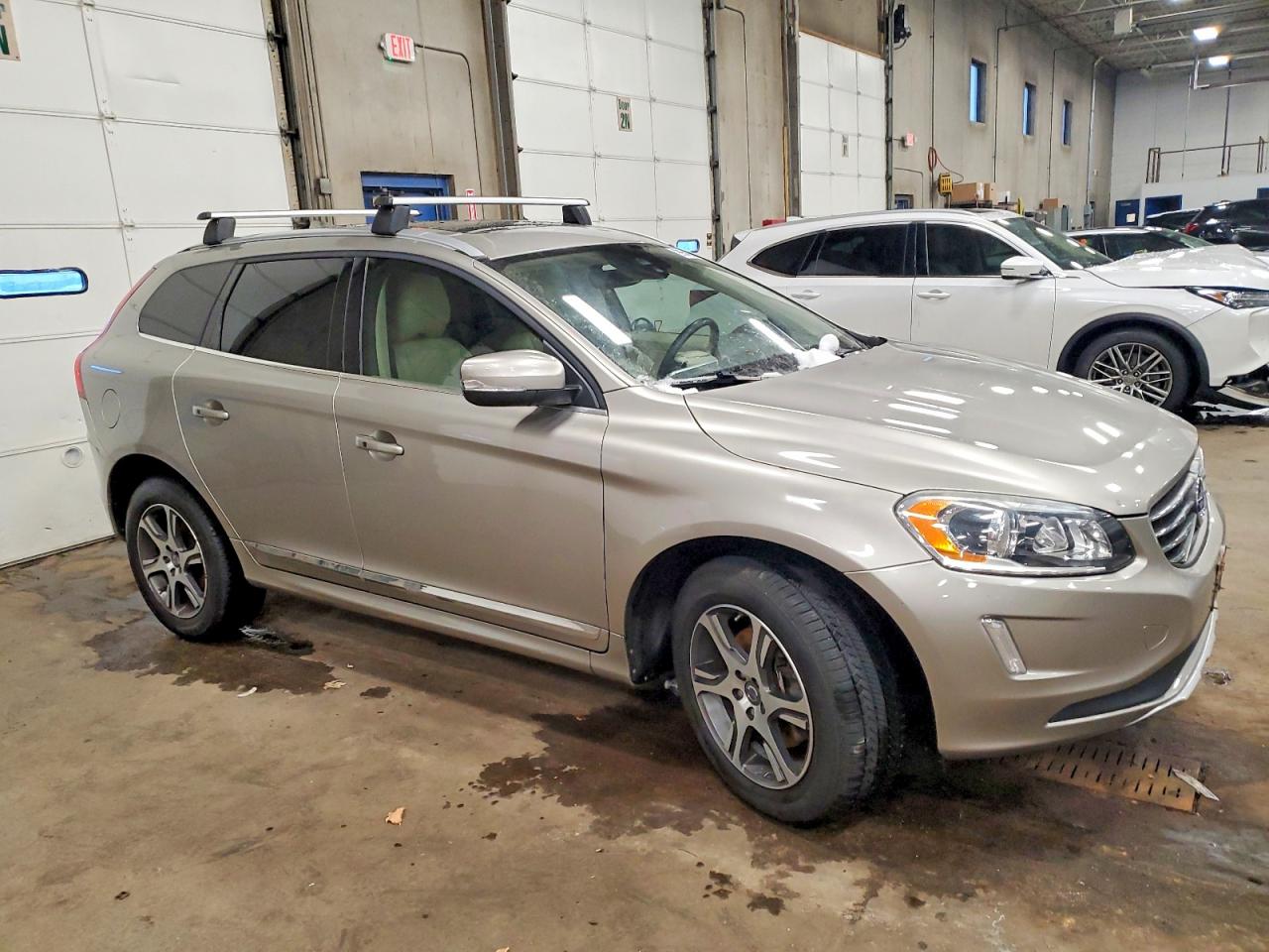 2015 Volvo Xc60 T6 Premier Beige vin: YV4902RK0F2635155
