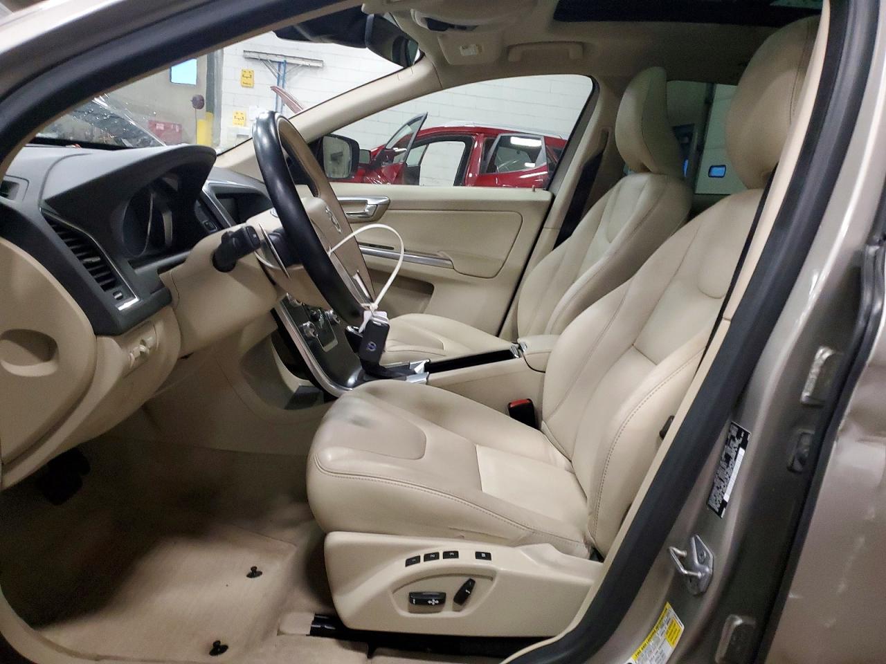 2015 Volvo Xc60 T6 Premier Beige vin: YV4902RK0F2635155