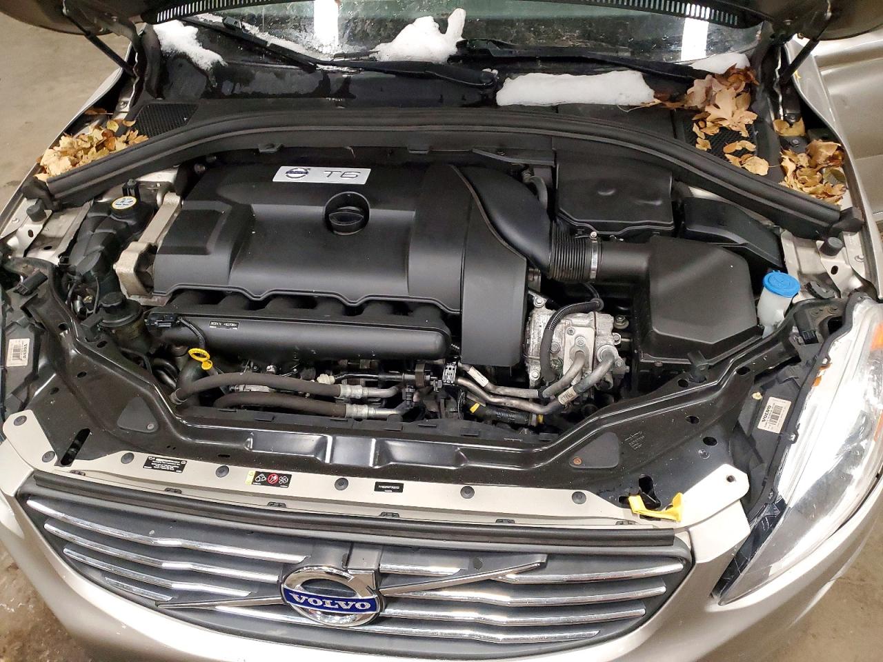 2015 Volvo Xc60 T6 Premier Beige vin: YV4902RK0F2635155