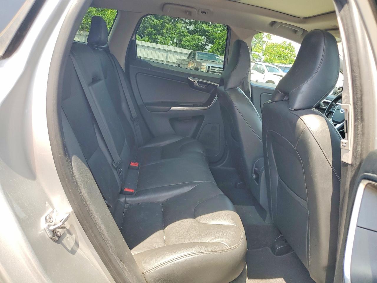 2015 Volvo Xc60 T6 Premier Silver vin: YV4902RK0F2662713