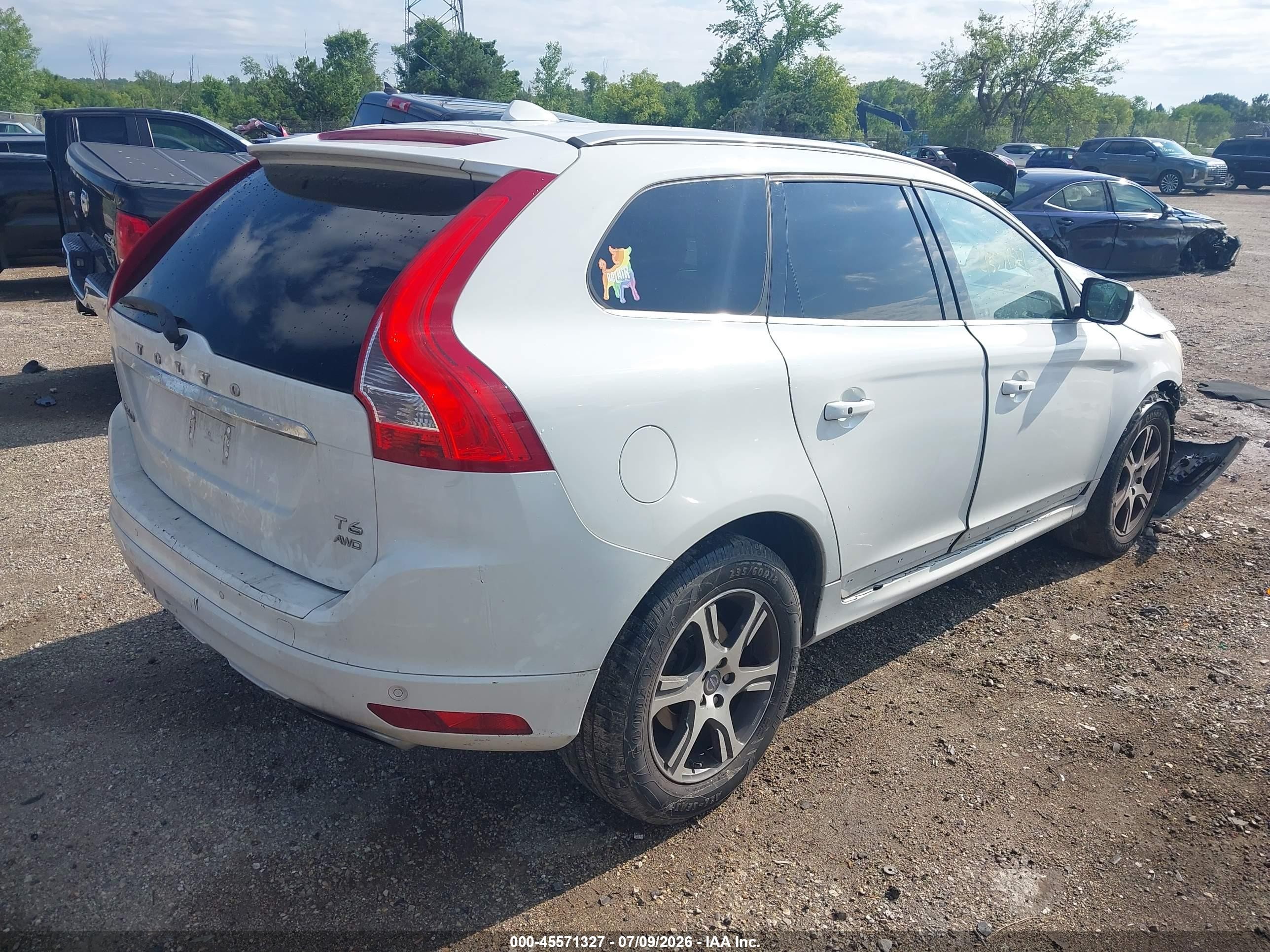 2015 Volvo Xc60 T6 White vin: YV4902RK0F2678300