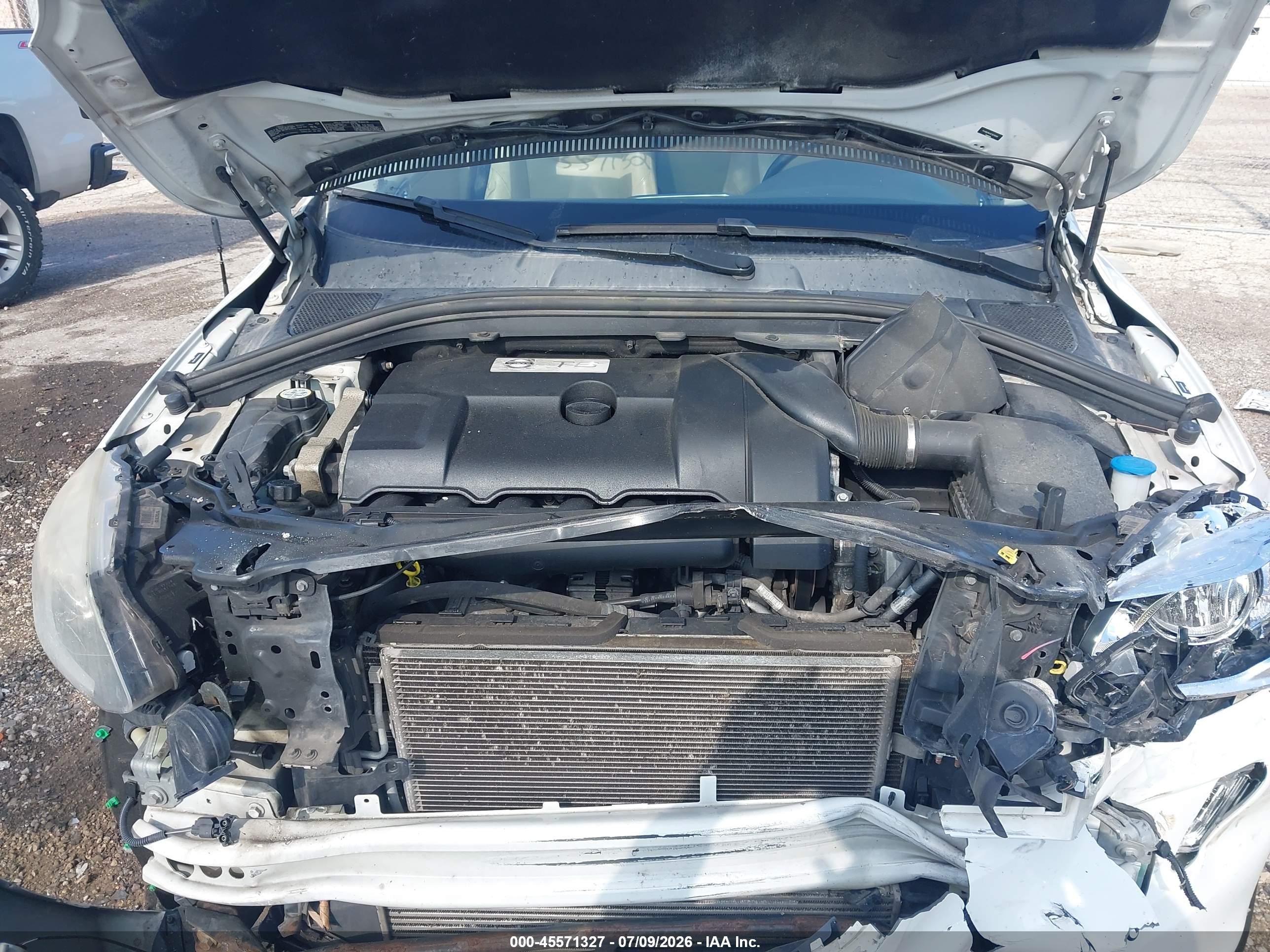 2015 Volvo Xc60 T6 White vin: YV4902RK0F2678300