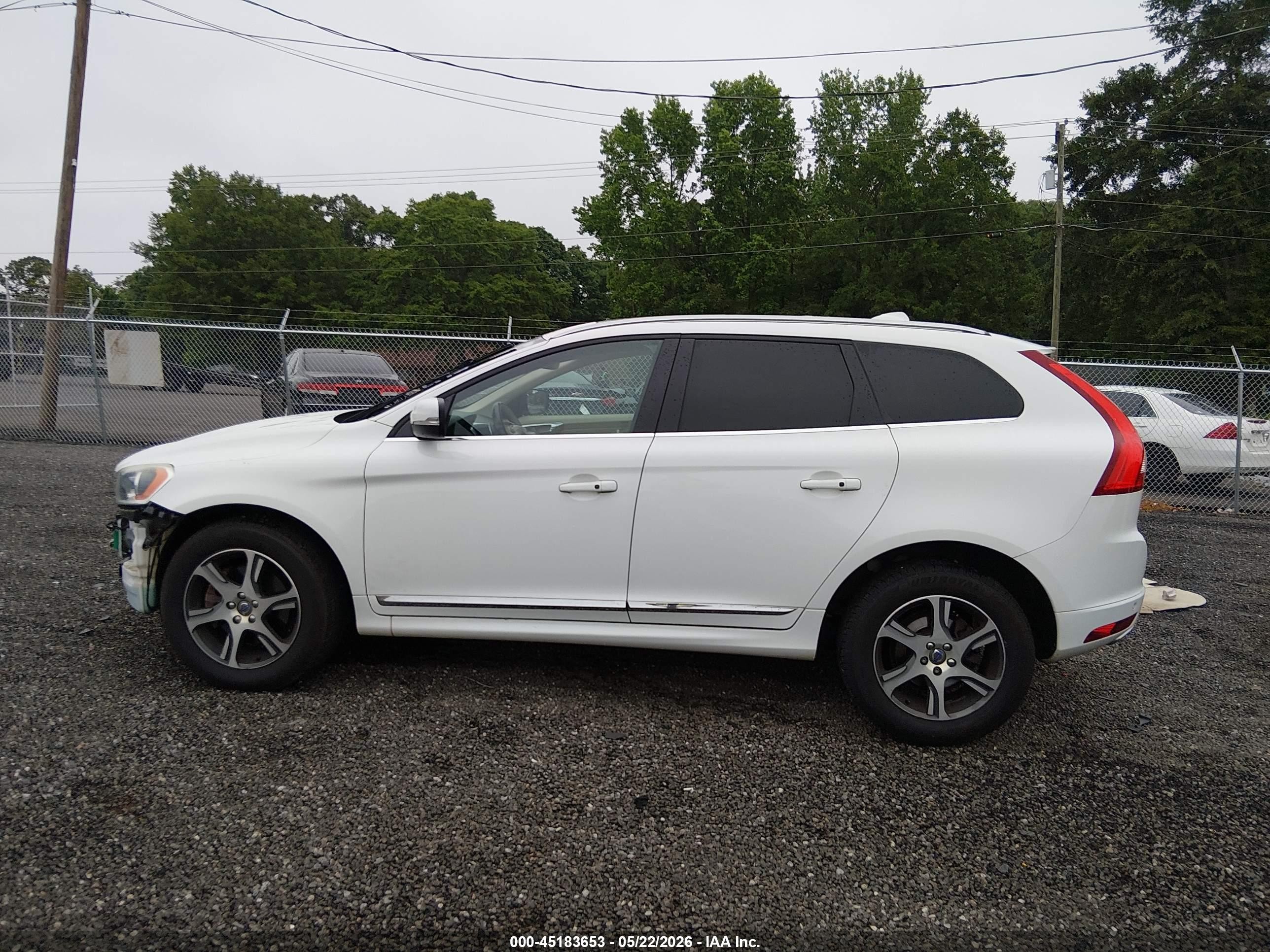 2015 Volvo Xc60 T6 White vin: YV4902RK0F2727480