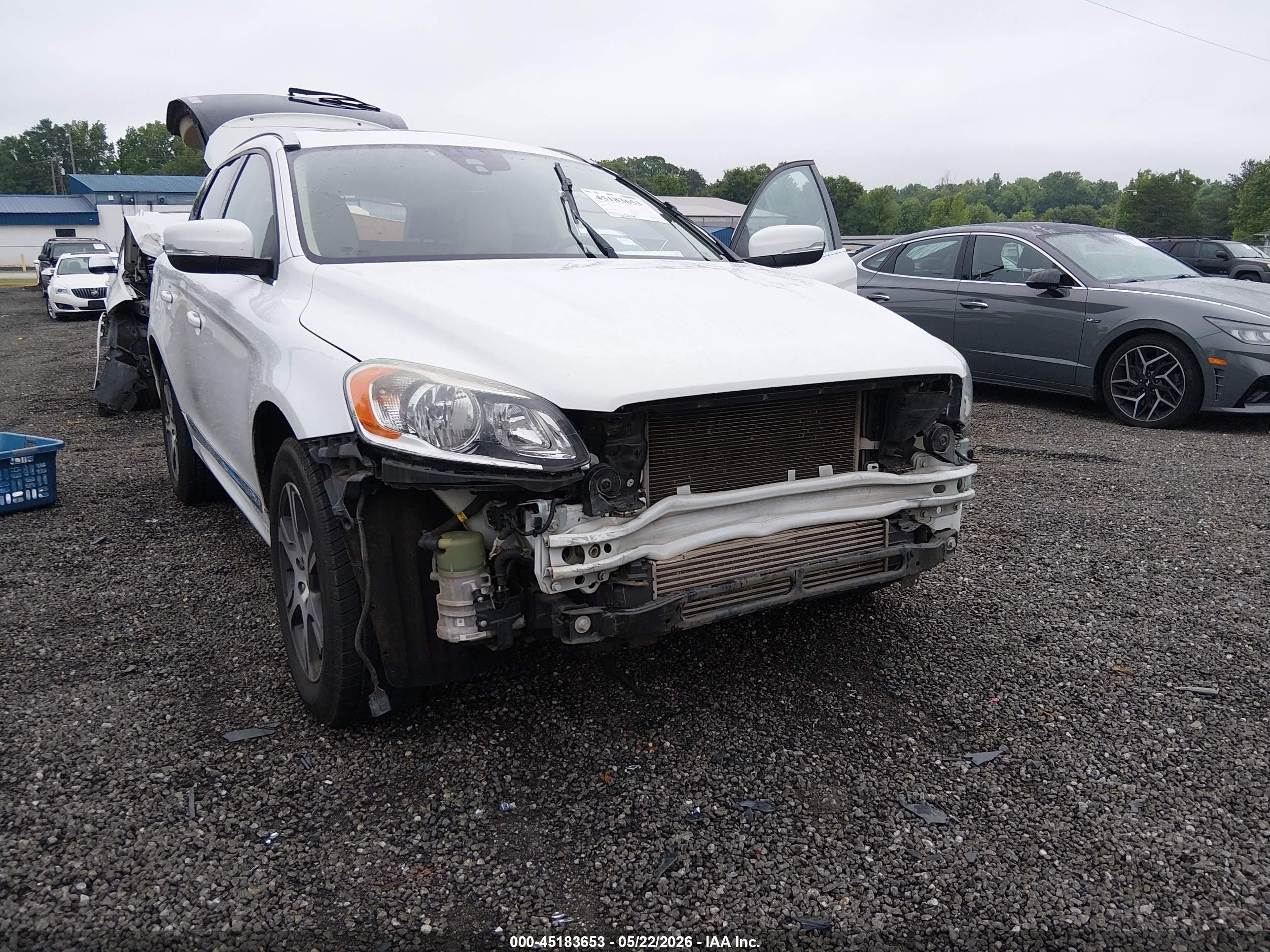2015 Volvo Xc60 T6 White vin: YV4902RK0F2727480