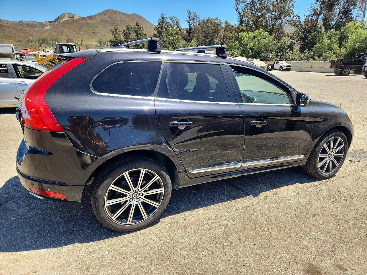2015 Volvo Xc60 T6 Premier Black vin: YV4902RK1F2731506