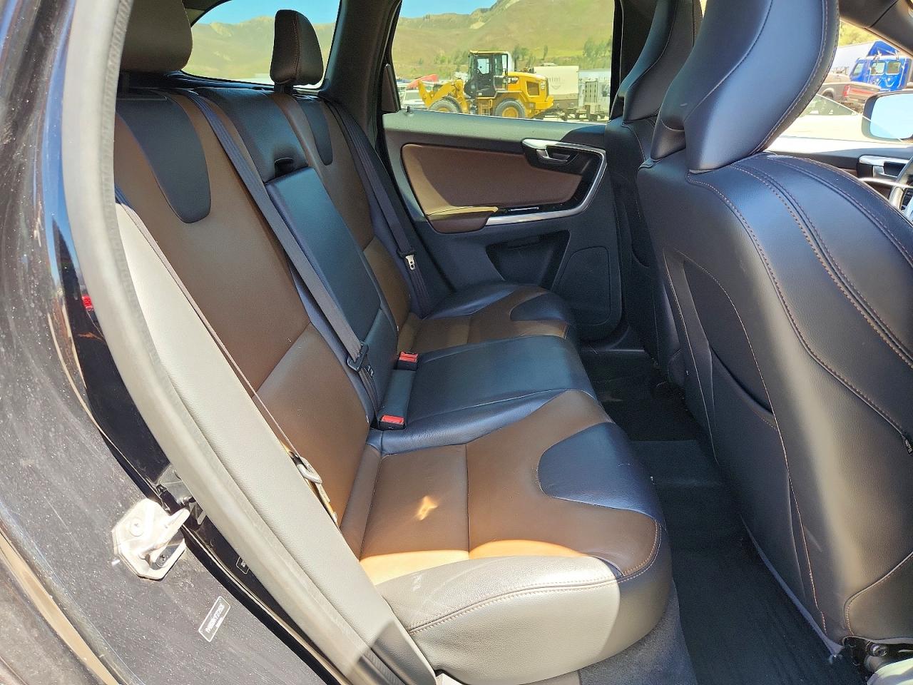 2015 Volvo Xc60 T6 Premier Black vin: YV4902RK1F2731506