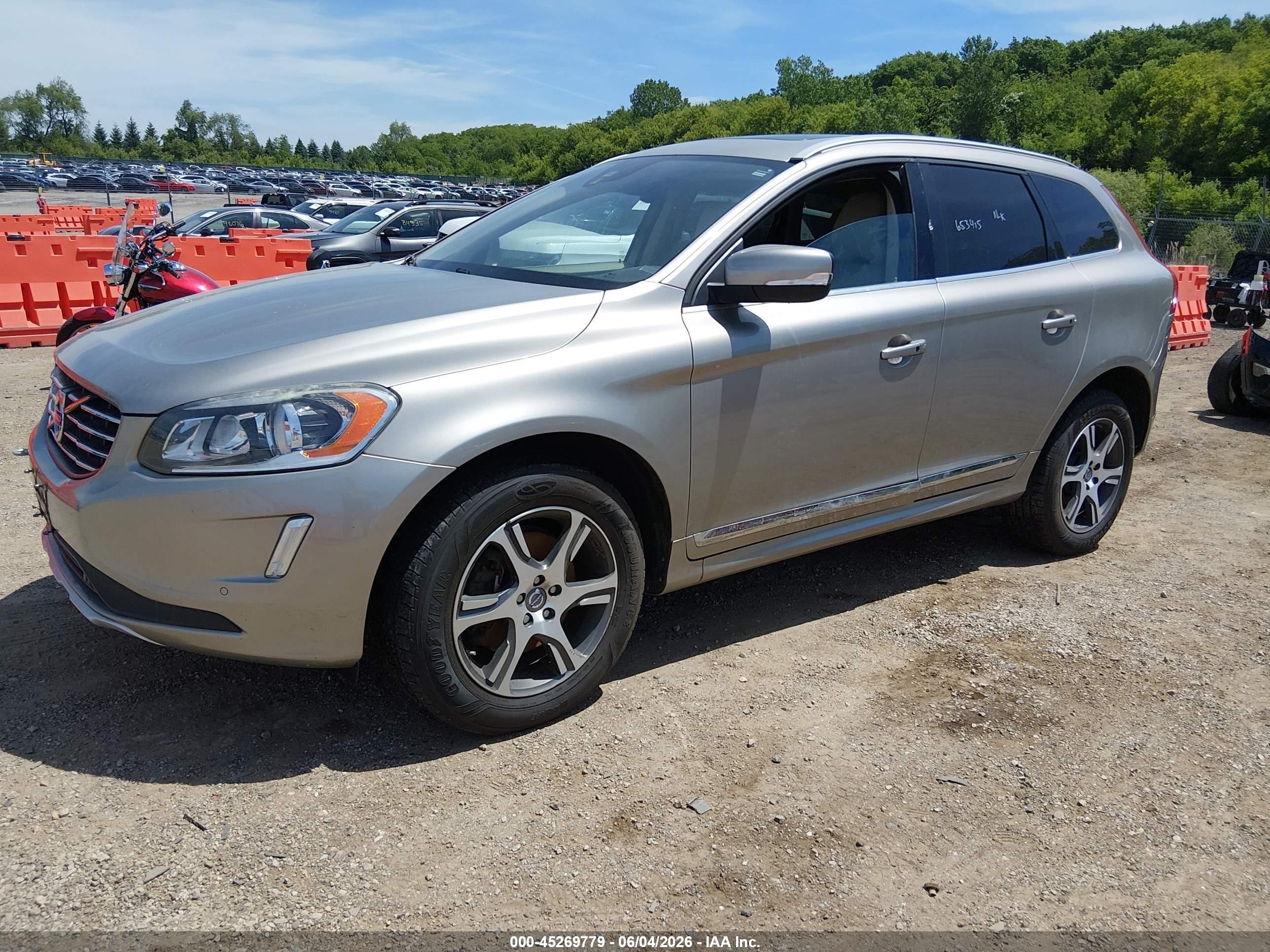 2015 Volvo Xc60 T6 Gray vin: YV4902RK2F2653415