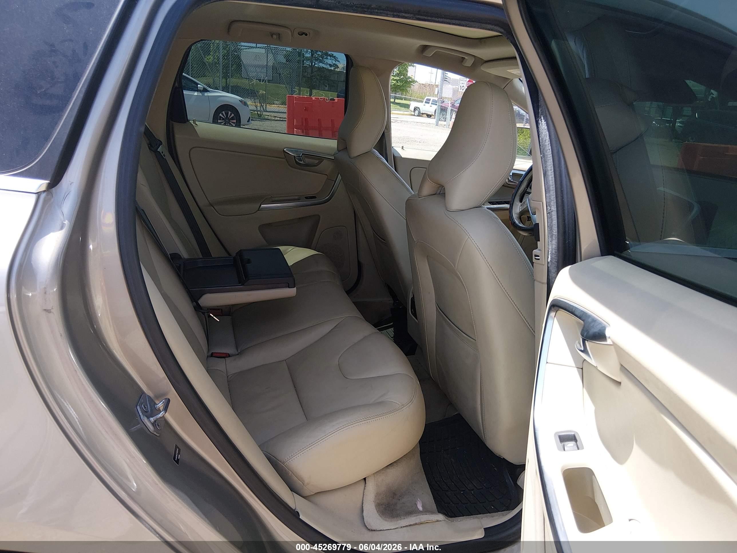 2015 Volvo Xc60 T6 Gray vin: YV4902RK2F2653415