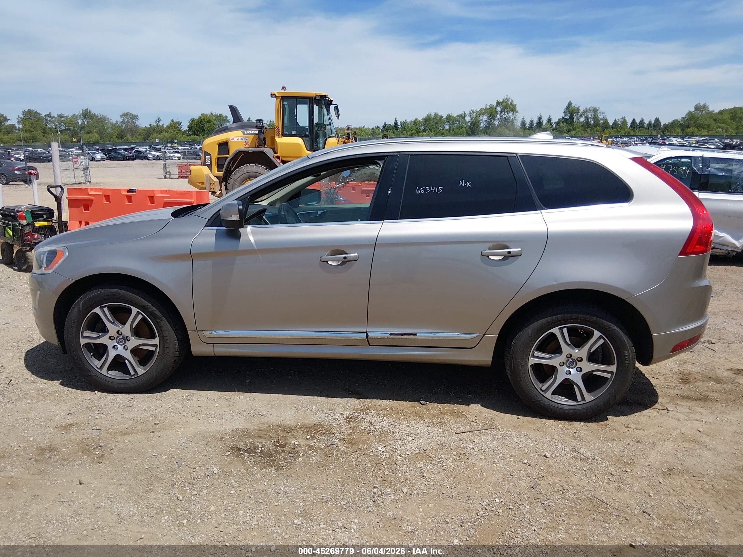 2015 Volvo Xc60 T6 Gray vin: YV4902RK2F2653415