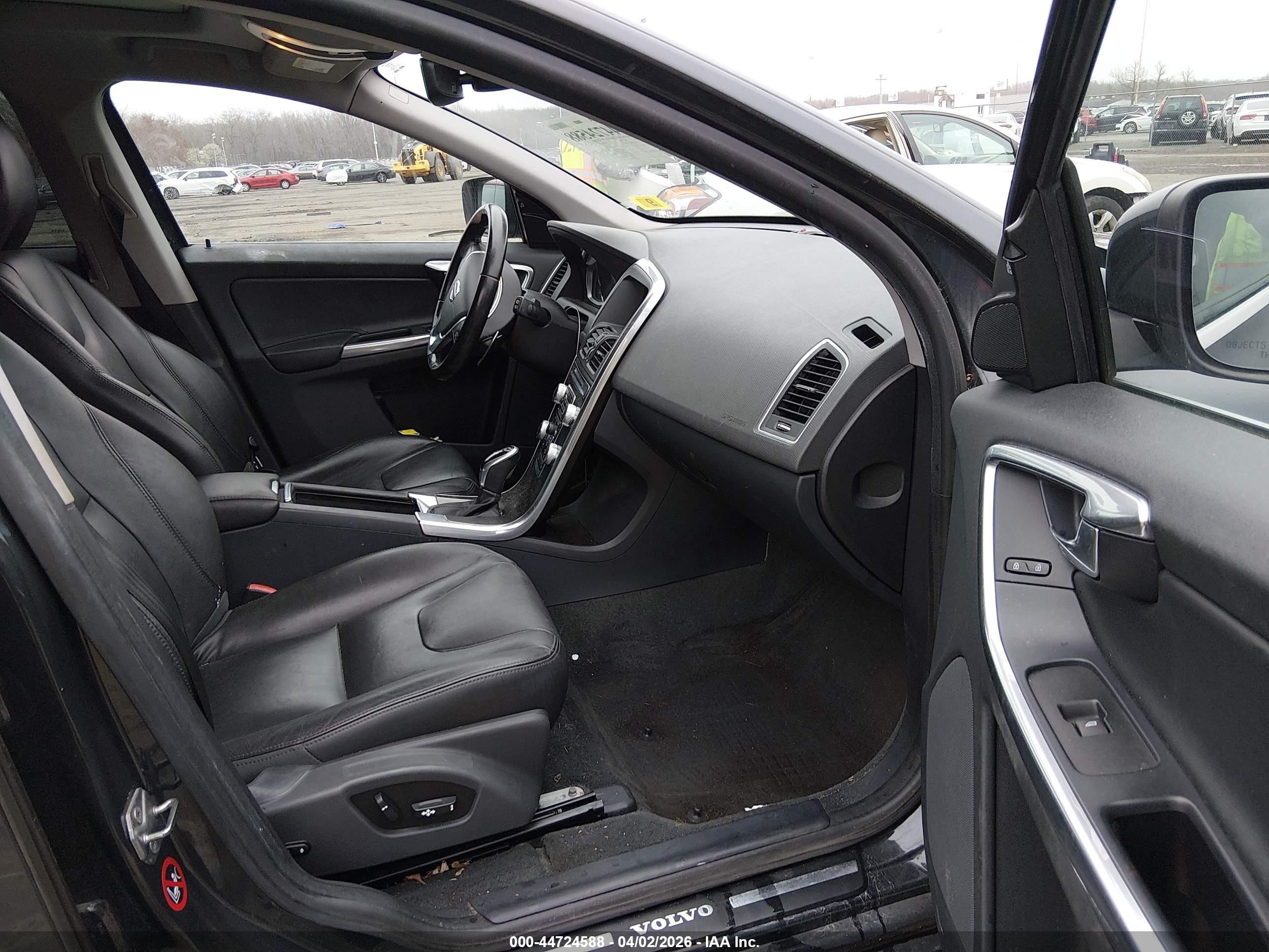 2015 Volvo Xc60 T6 Black vin: YV4902RK3F2721477