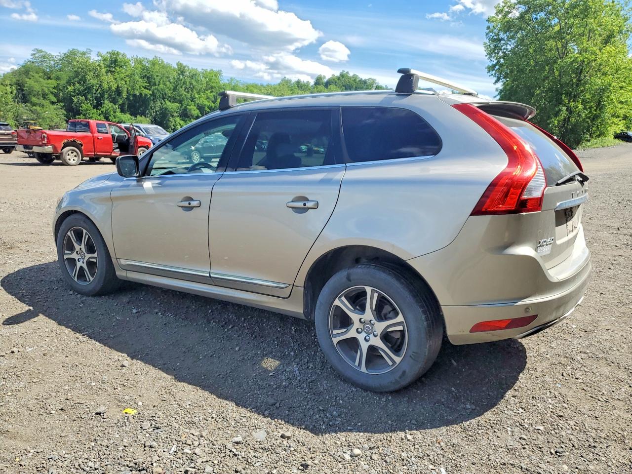 2015 Volvo Xc60 T6 Premier Beige vin: YV4902RK3F2751577