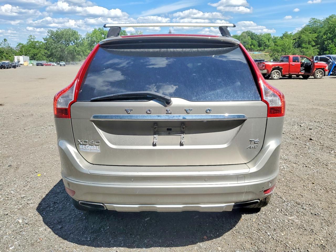 2015 Volvo Xc60 T6 Premier Beige vin: YV4902RK3F2751577