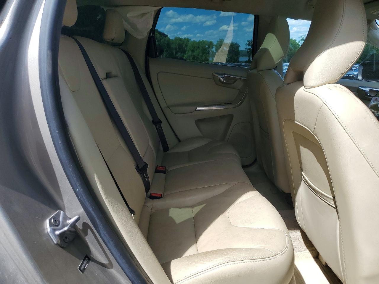 2015 Volvo Xc60 T6 Premier Beige vin: YV4902RK3F2751577