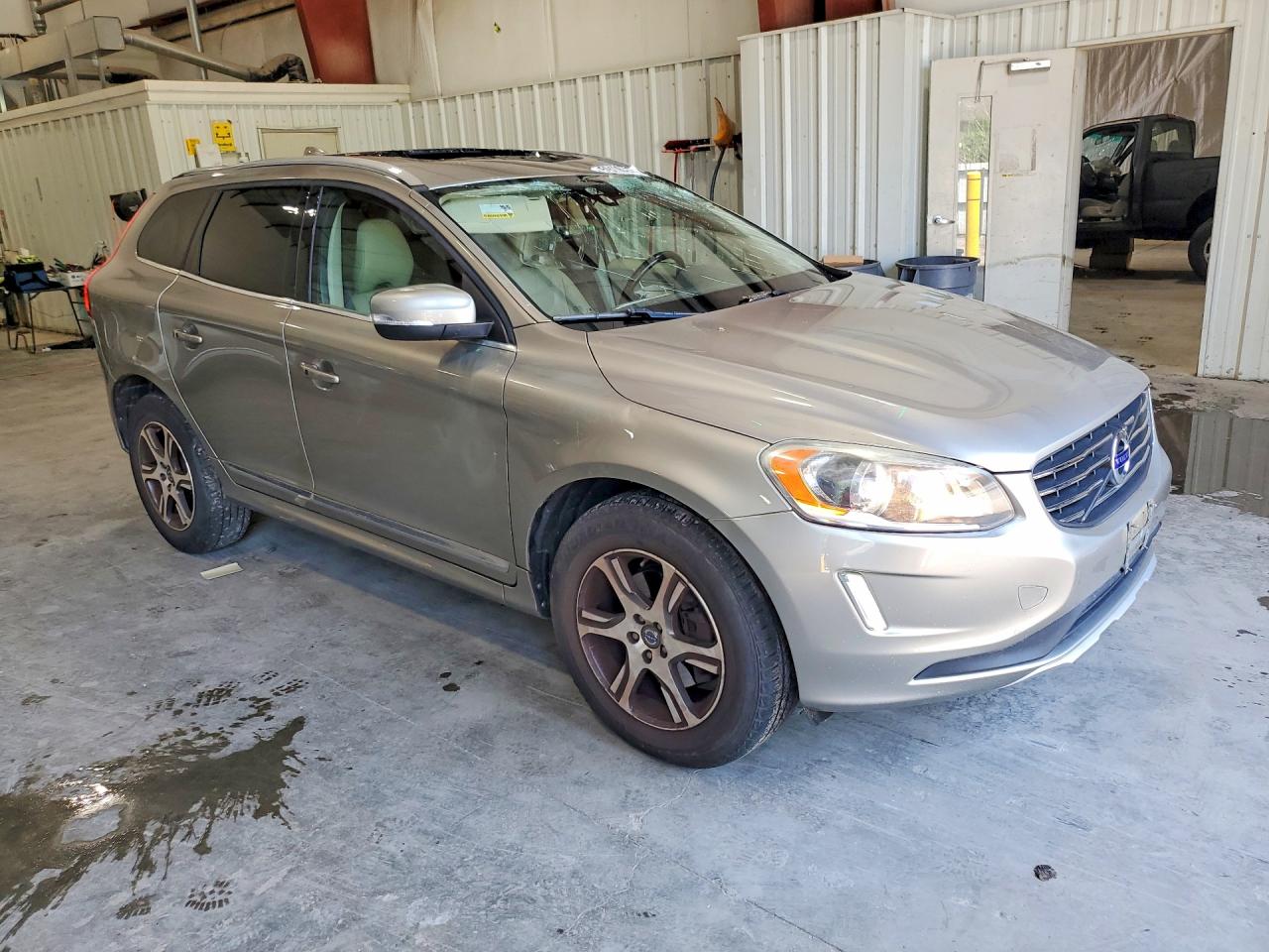 2015 Volvo Xc60 T6 Premier Gold vin: YV4902RK4F2635286