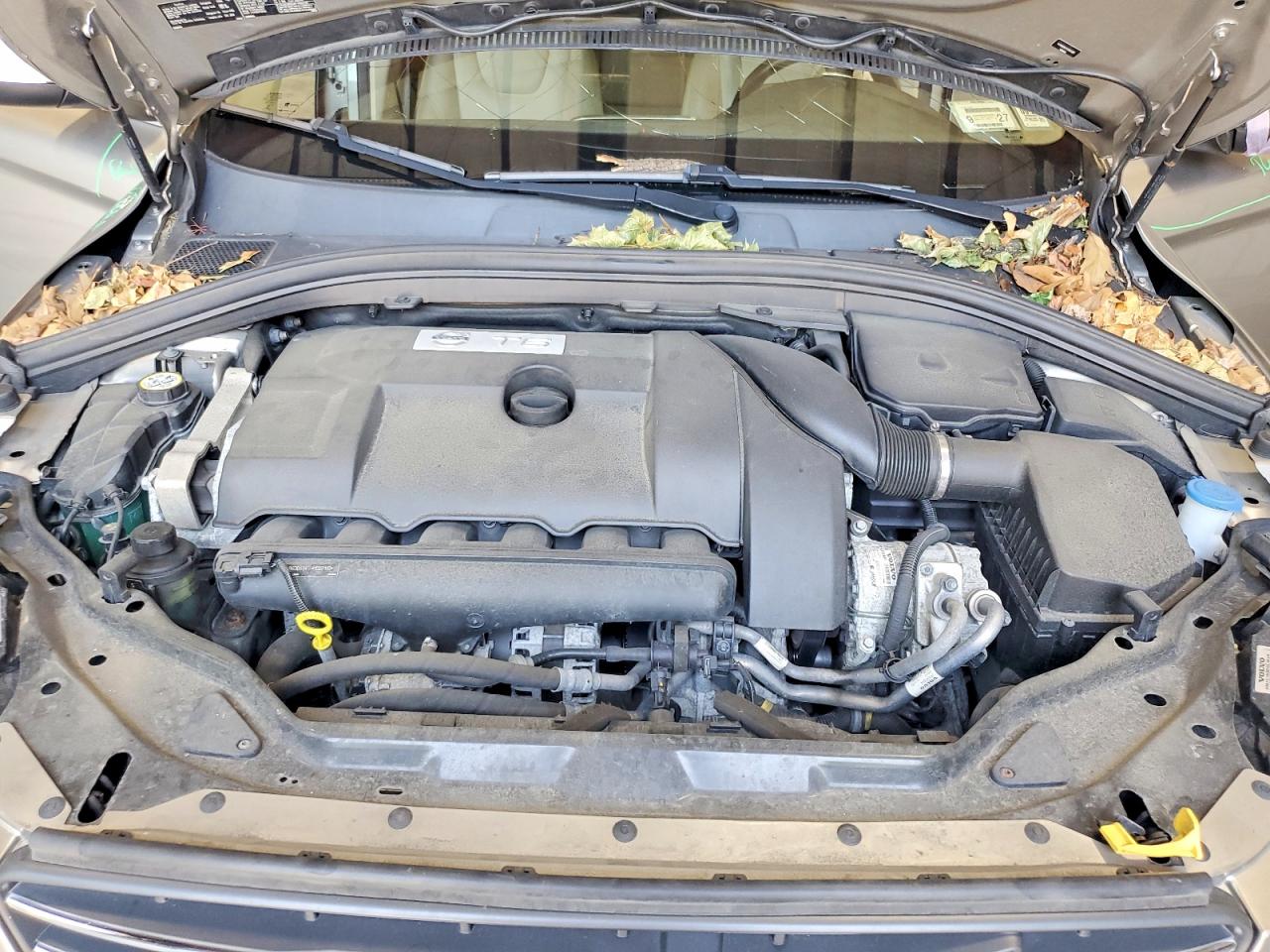 2015 Volvo Xc60 T6 Premier Gold vin: YV4902RK4F2635286