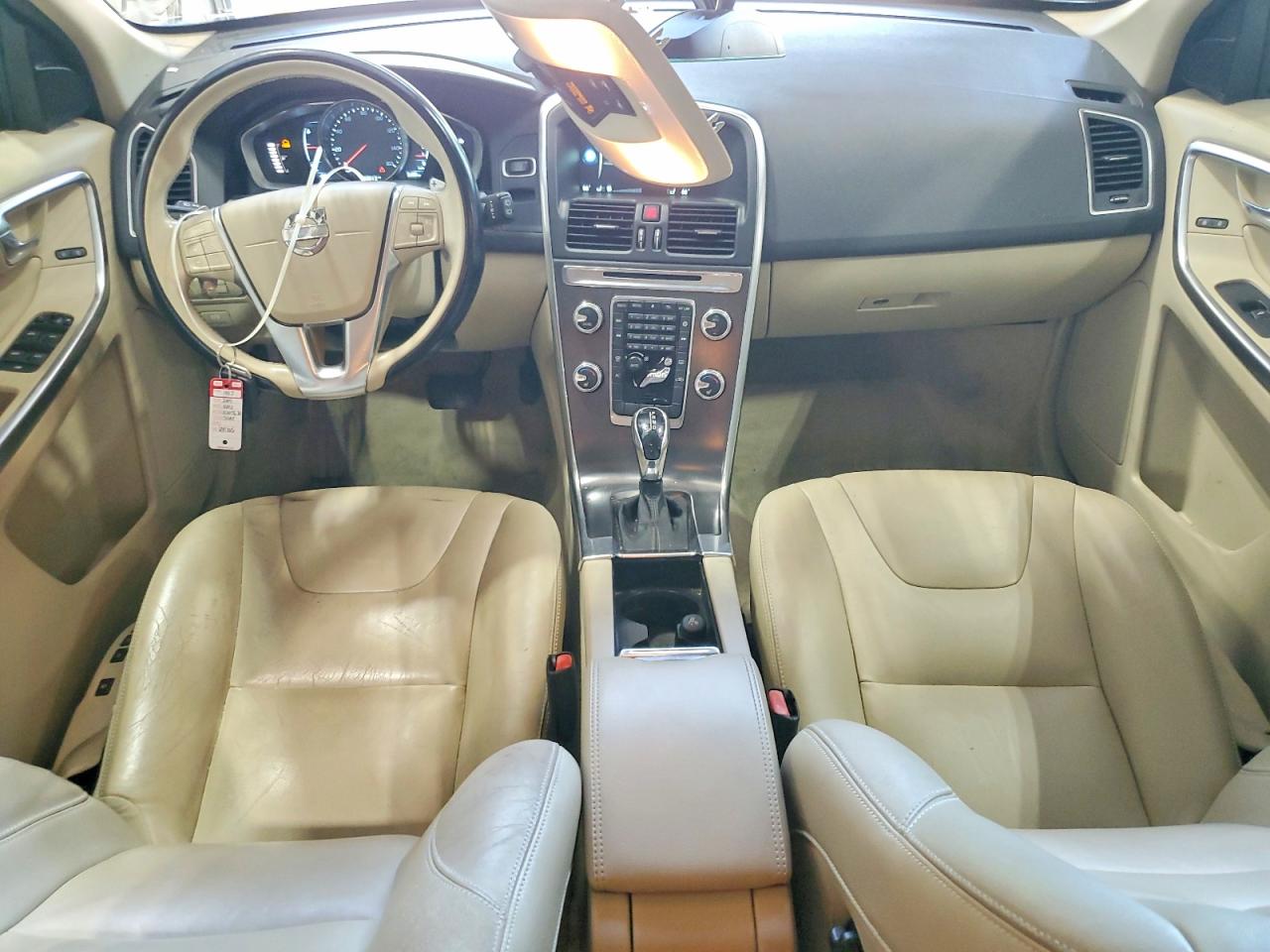 2015 Volvo Xc60 T6 Premier Gold vin: YV4902RK4F2635286