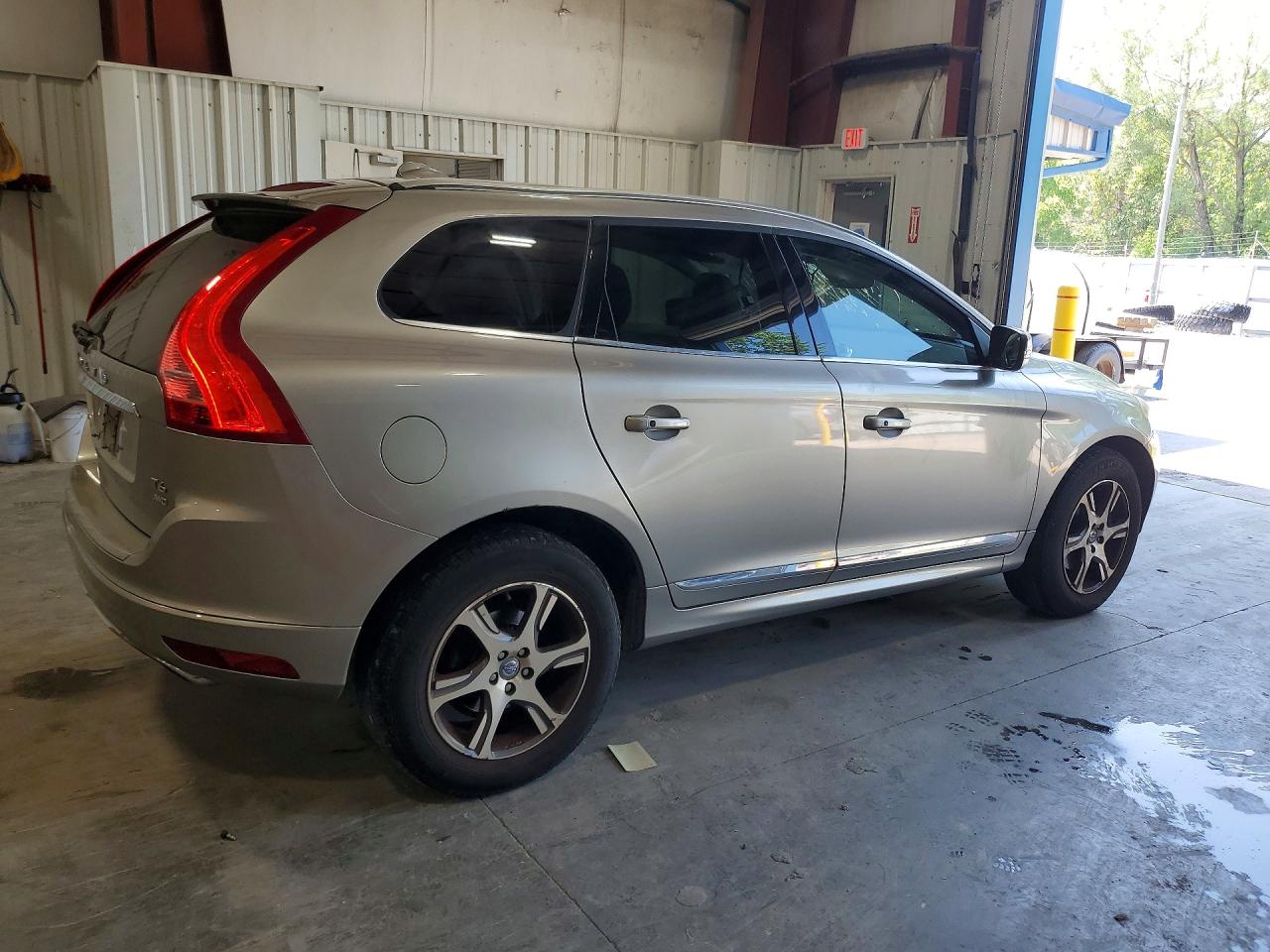 2015 Volvo Xc60 T6 Premier Gold vin: YV4902RK4F2635286