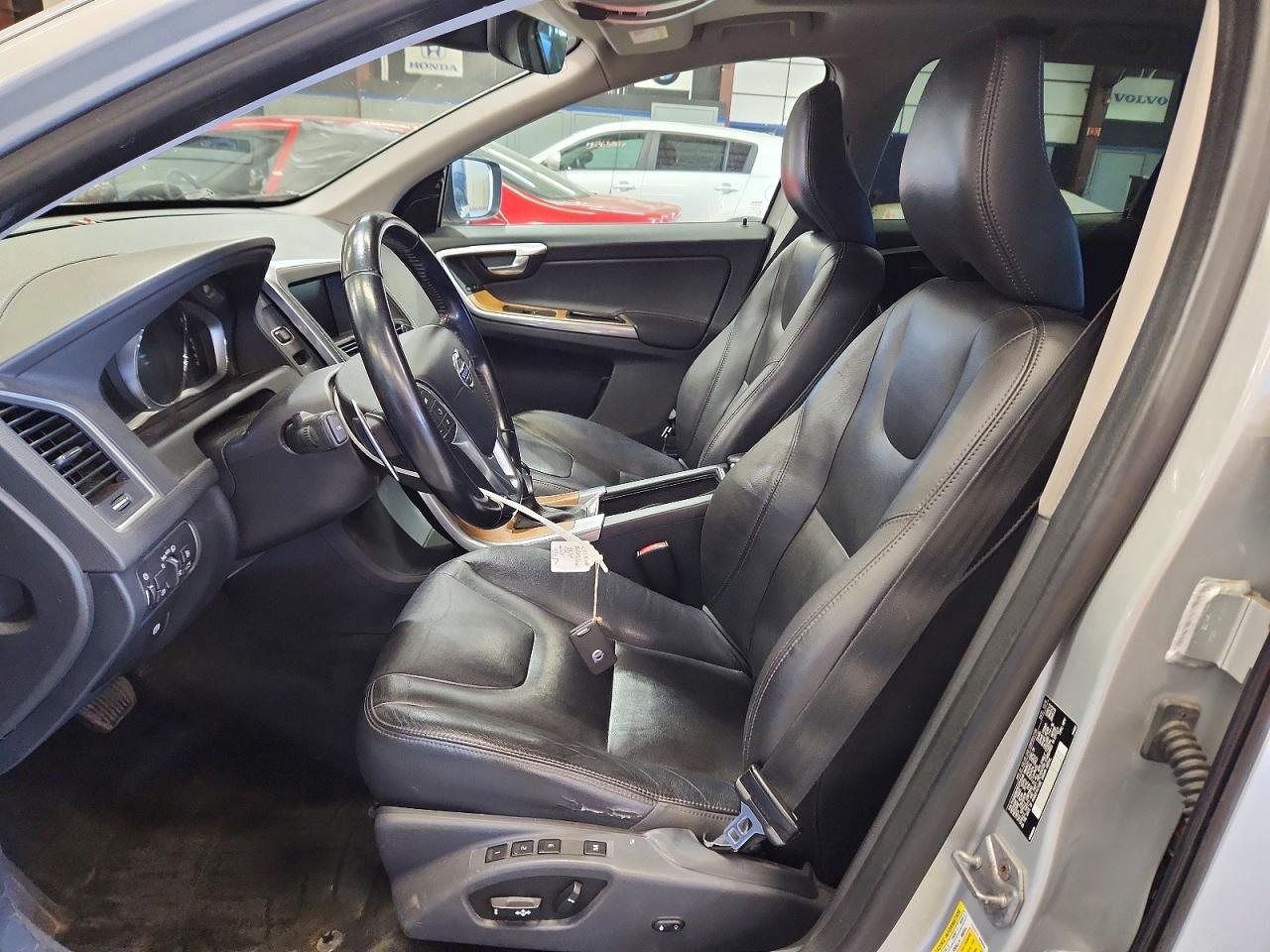 2015 Volvo Xc60 T6 Premier Silver vin: YV4902RK5F2755548