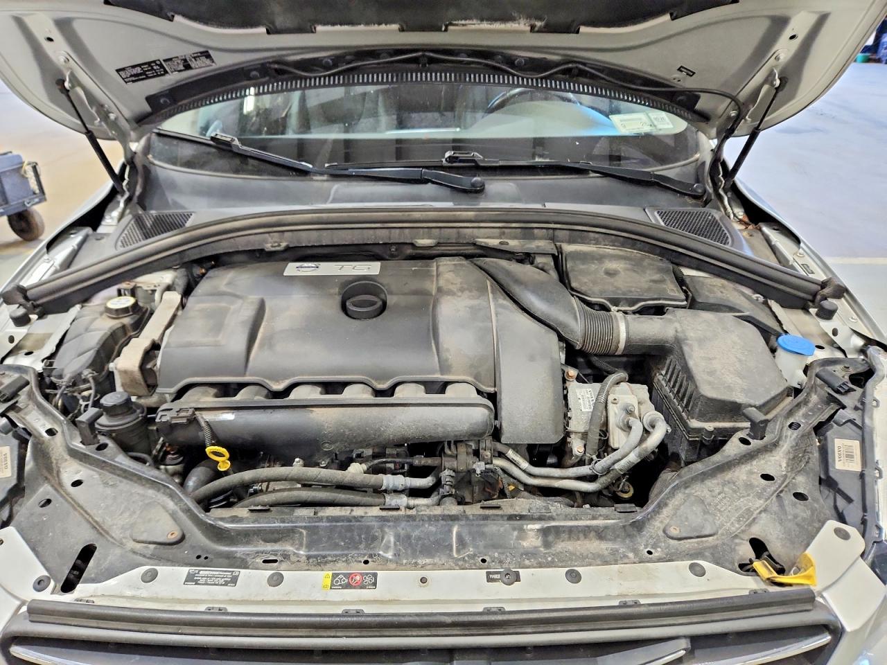 2015 Volvo Xc60 T6 Premier Silver vin: YV4902RK5F2755548