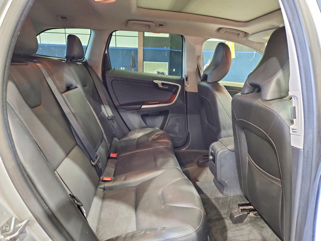 2015 Volvo Xc60 T6 Premier Silver vin: YV4902RK5F2755548
