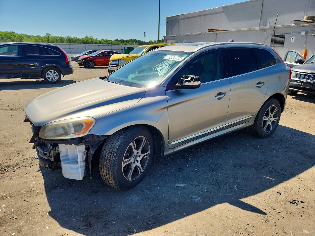 2015 Volvo Xc60 T6 Premier Gold vin: YV4902RK6F2651764