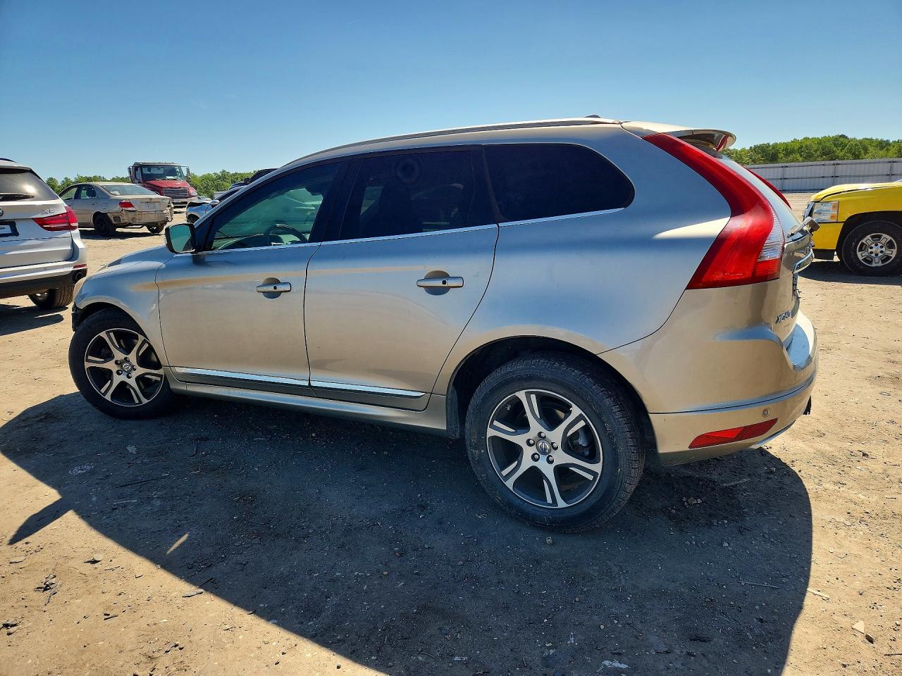2015 Volvo Xc60 T6 Premier Gold vin: YV4902RK6F2651764