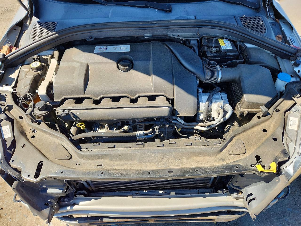 2015 Volvo Xc60 T6 Premier Gold vin: YV4902RK6F2651764