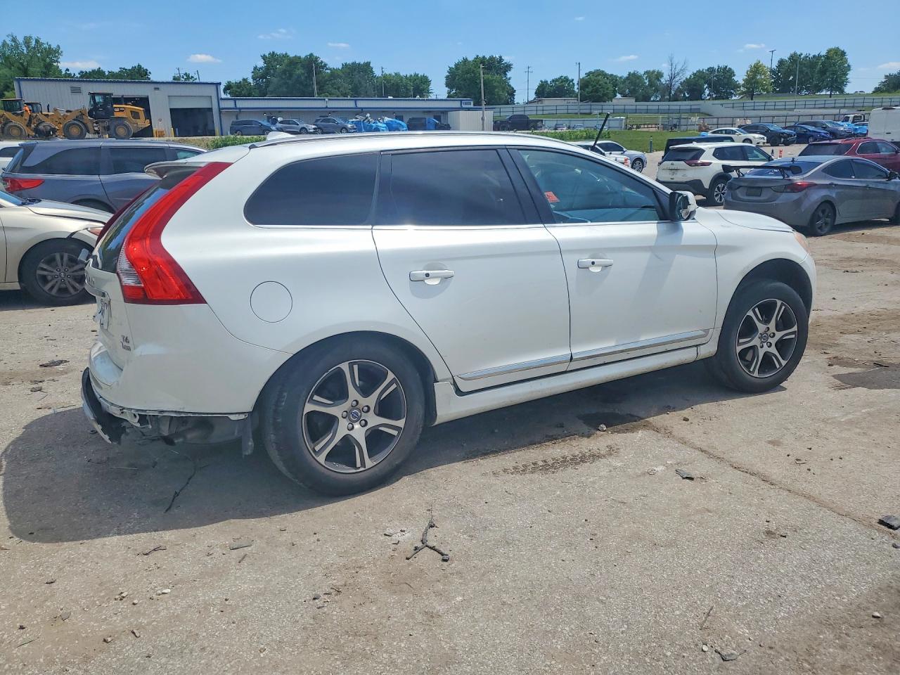 2015 Buic Volvo Xc60 White vin: YV4902RK6F2720386