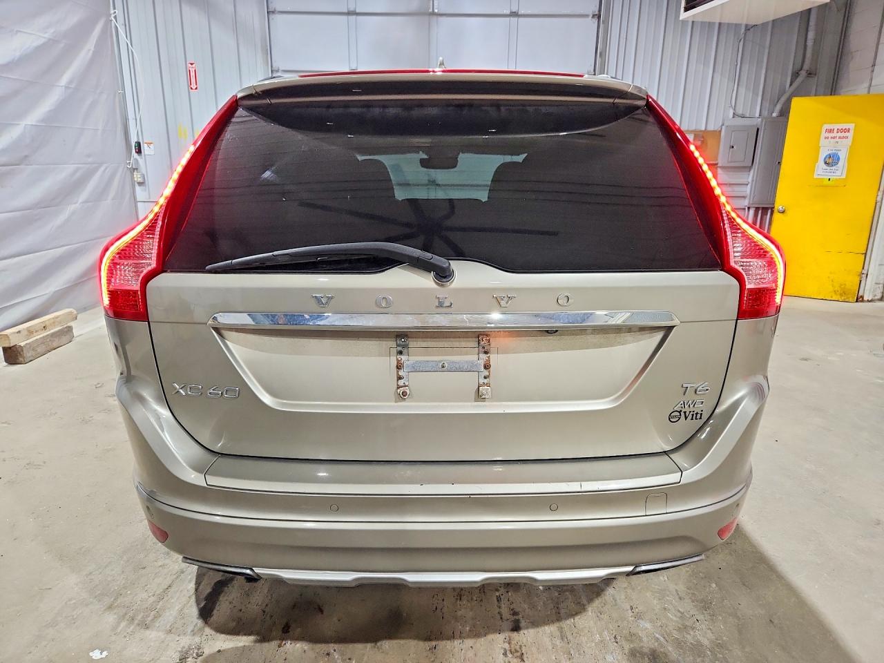 2015 Volvo Xc60 T6 Premier Tan vin: YV4902RK7F2710580