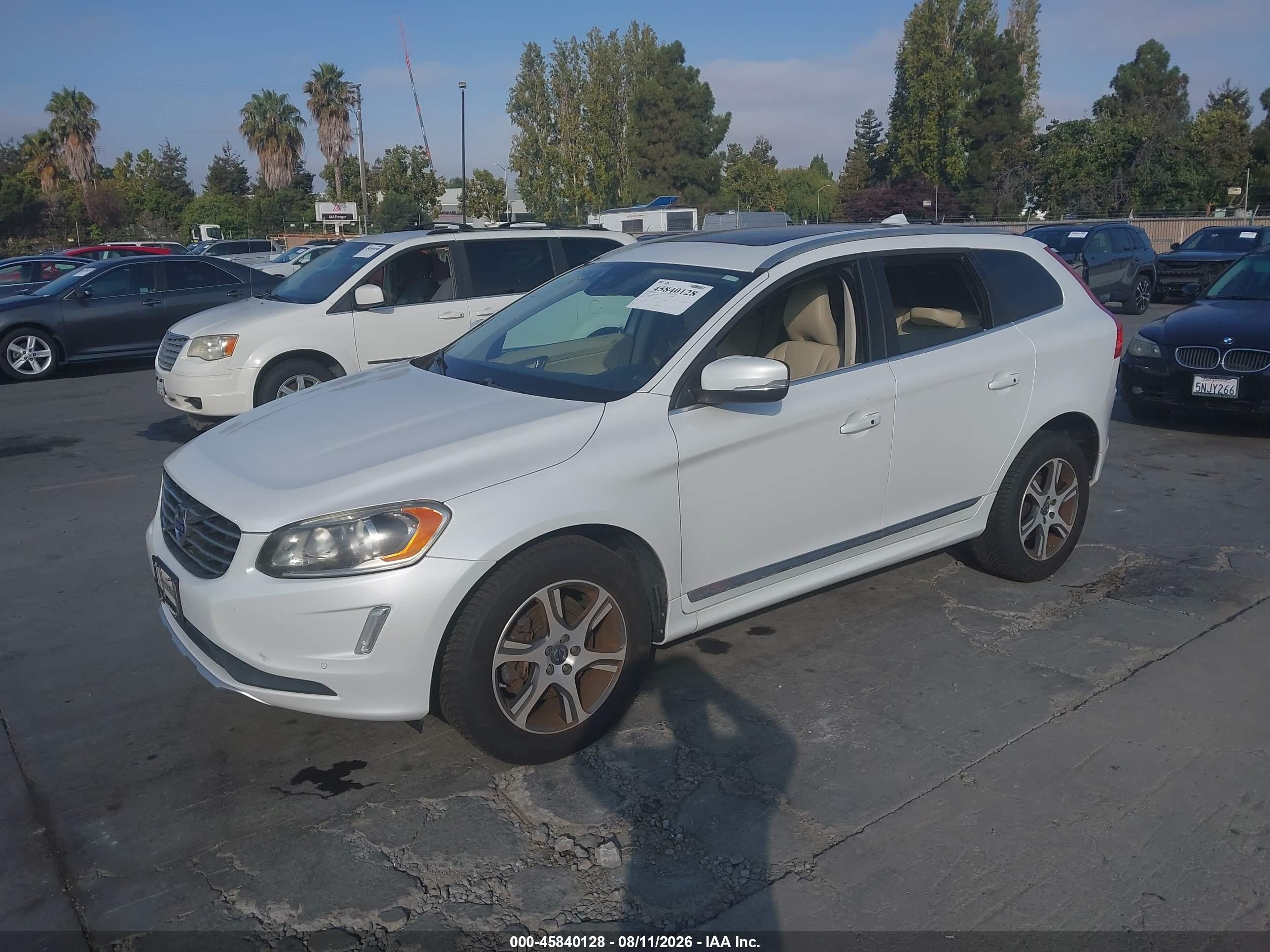 2015 Volvo Xc60 T6 White vin: YV4902RK8F2631046